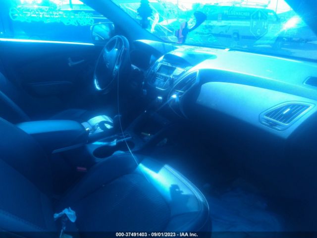 Photo 4 VIN: KM8JUCAC7CU493736 - HYUNDAI TUCSON 