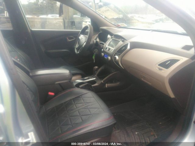 Photo 4 VIN: KM8JUCAC8AU053683 - HYUNDAI TUCSON 