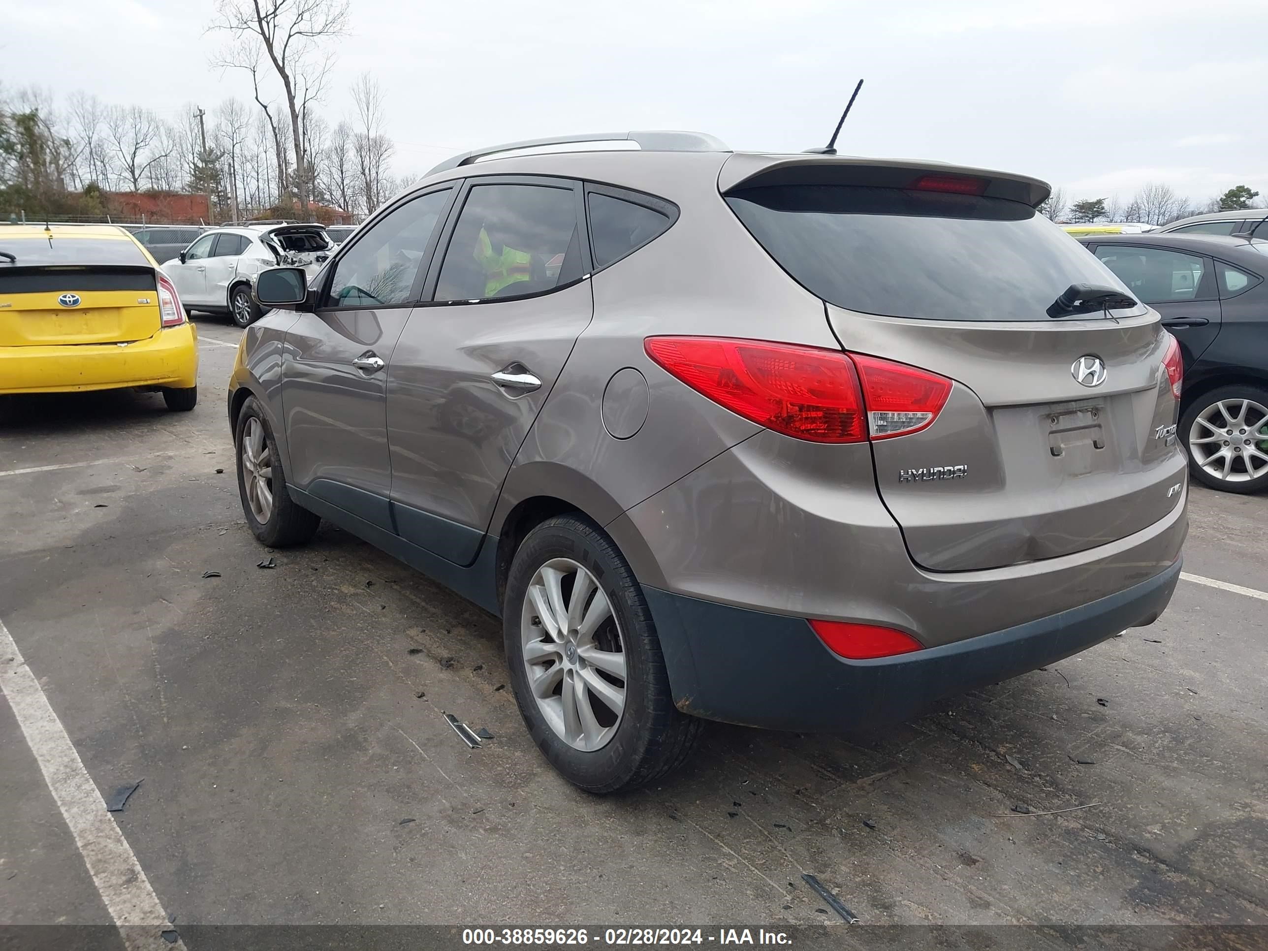 Photo 2 VIN: KM8JUCAC9BU309721 - HYUNDAI TUCSON 