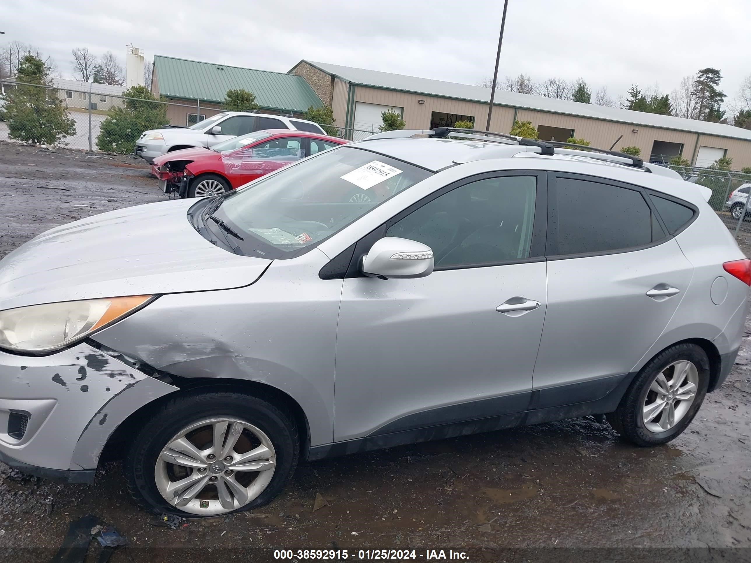 Photo 13 VIN: KM8JUCAC9CU351176 - HYUNDAI TUCSON 