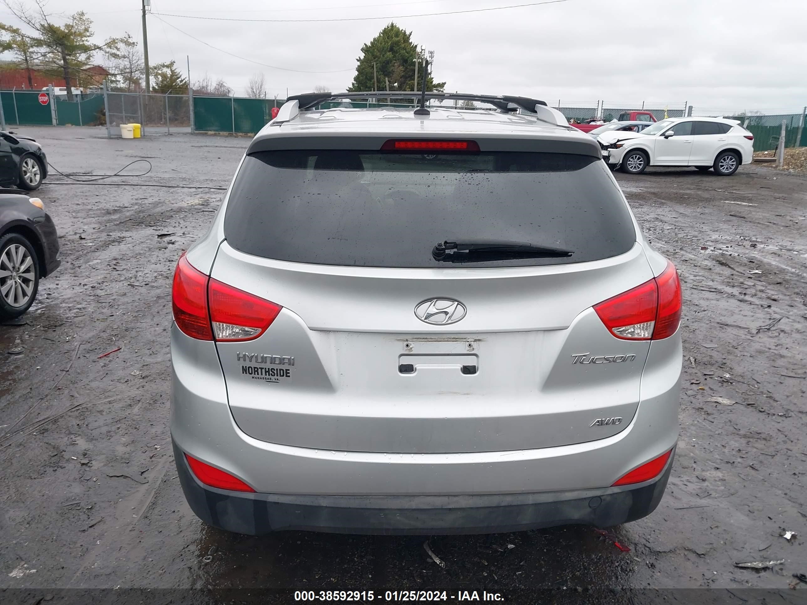 Photo 15 VIN: KM8JUCAC9CU351176 - HYUNDAI TUCSON 