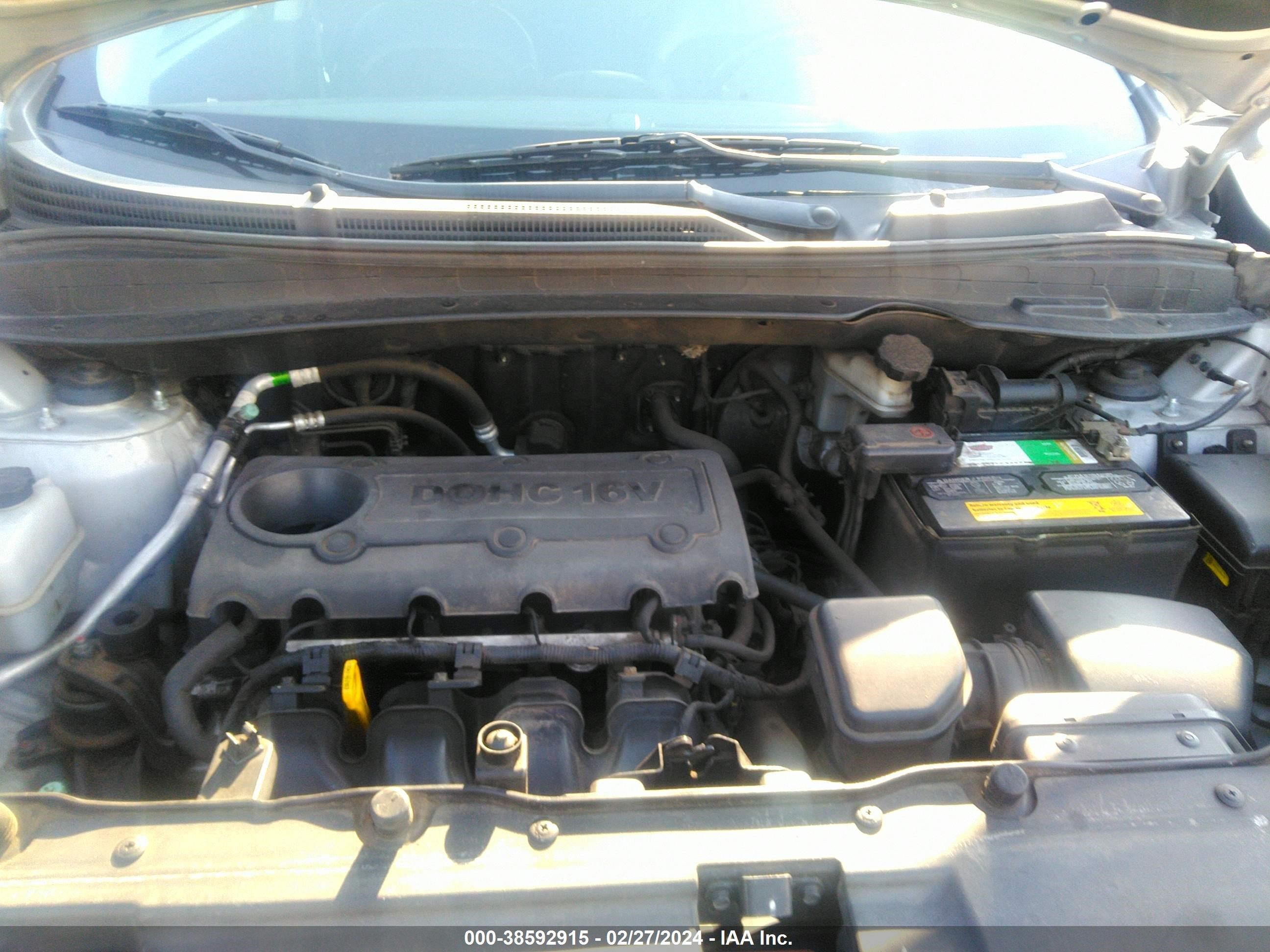 Photo 9 VIN: KM8JUCAC9CU351176 - HYUNDAI TUCSON 