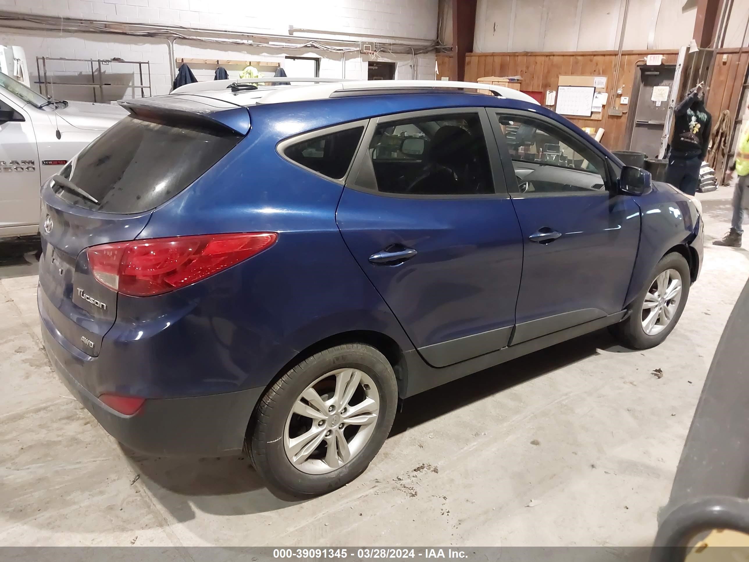 Photo 3 VIN: KM8JUCACXBU225245 - HYUNDAI TUCSON 