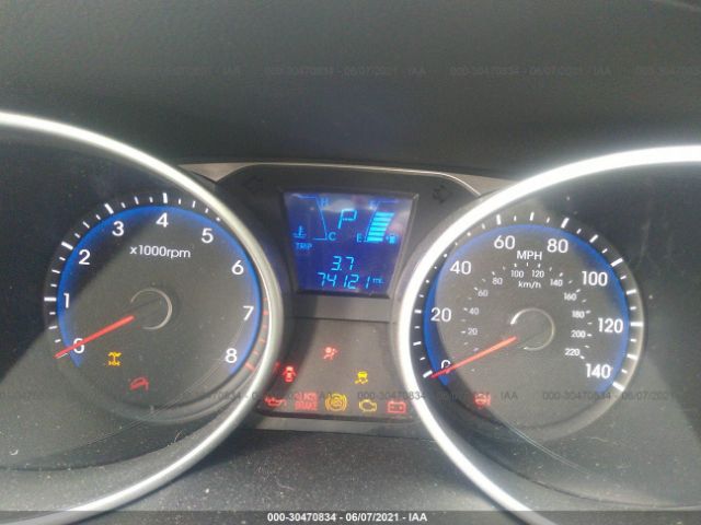 Photo 6 VIN: KM8JUCAG1FU046049 - HYUNDAI TUCSON 