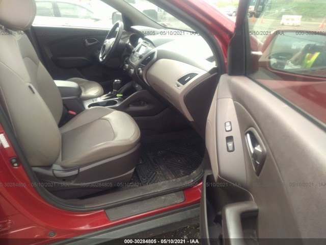 Photo 4 VIN: KM8JUCAG1FU104113 - HYUNDAI TUCSON 