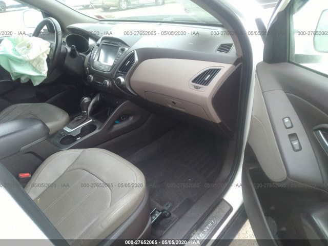 Photo 4 VIN: KM8JUCAG1FU110901 - HYUNDAI TUCSON 