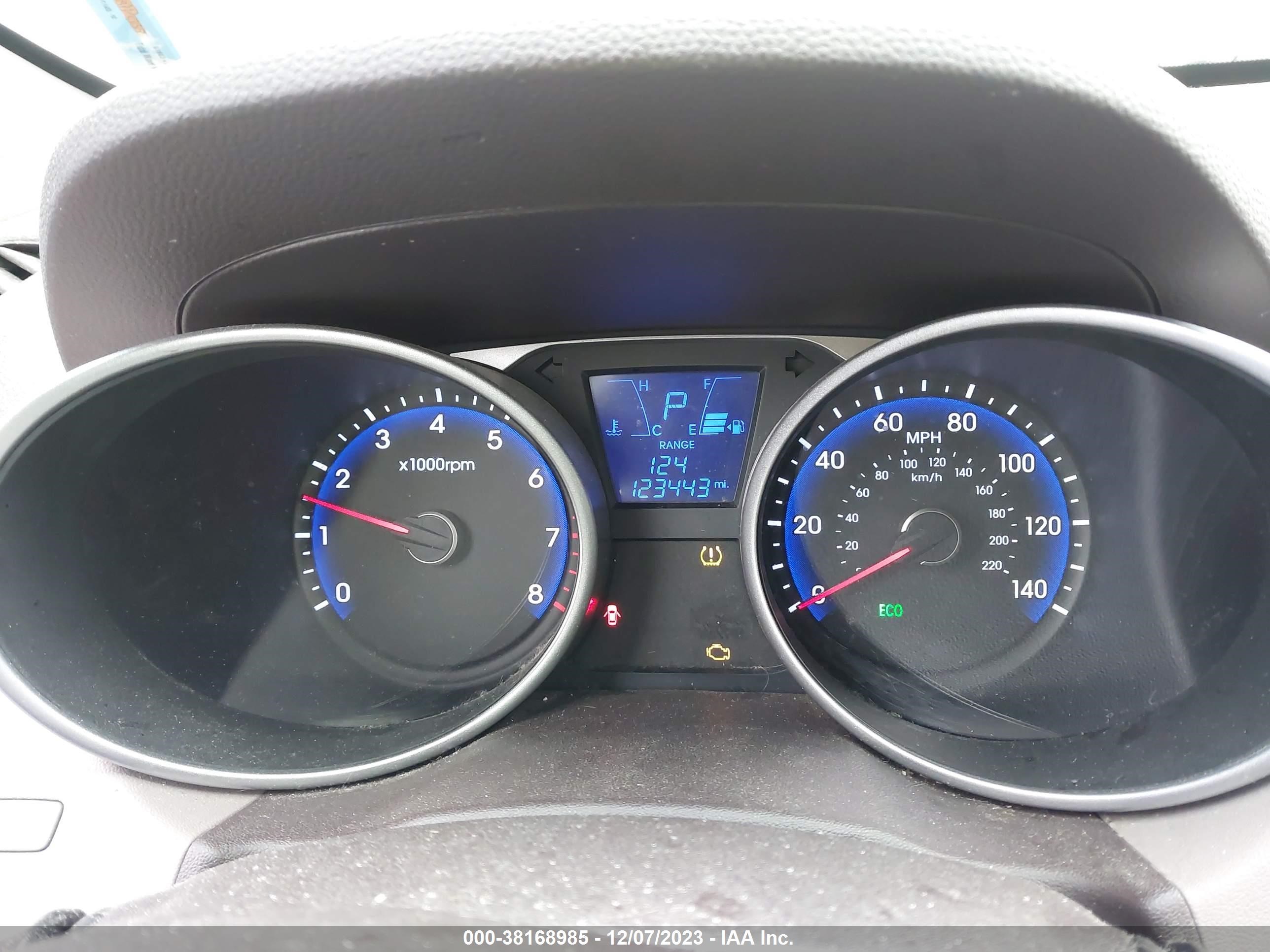 Photo 6 VIN: KM8JUCAG5FU085839 - HYUNDAI TUCSON 