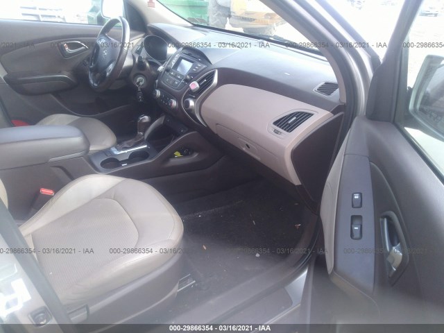 Photo 4 VIN: KM8JUCAG8FU058571 - HYUNDAI TUCSON 