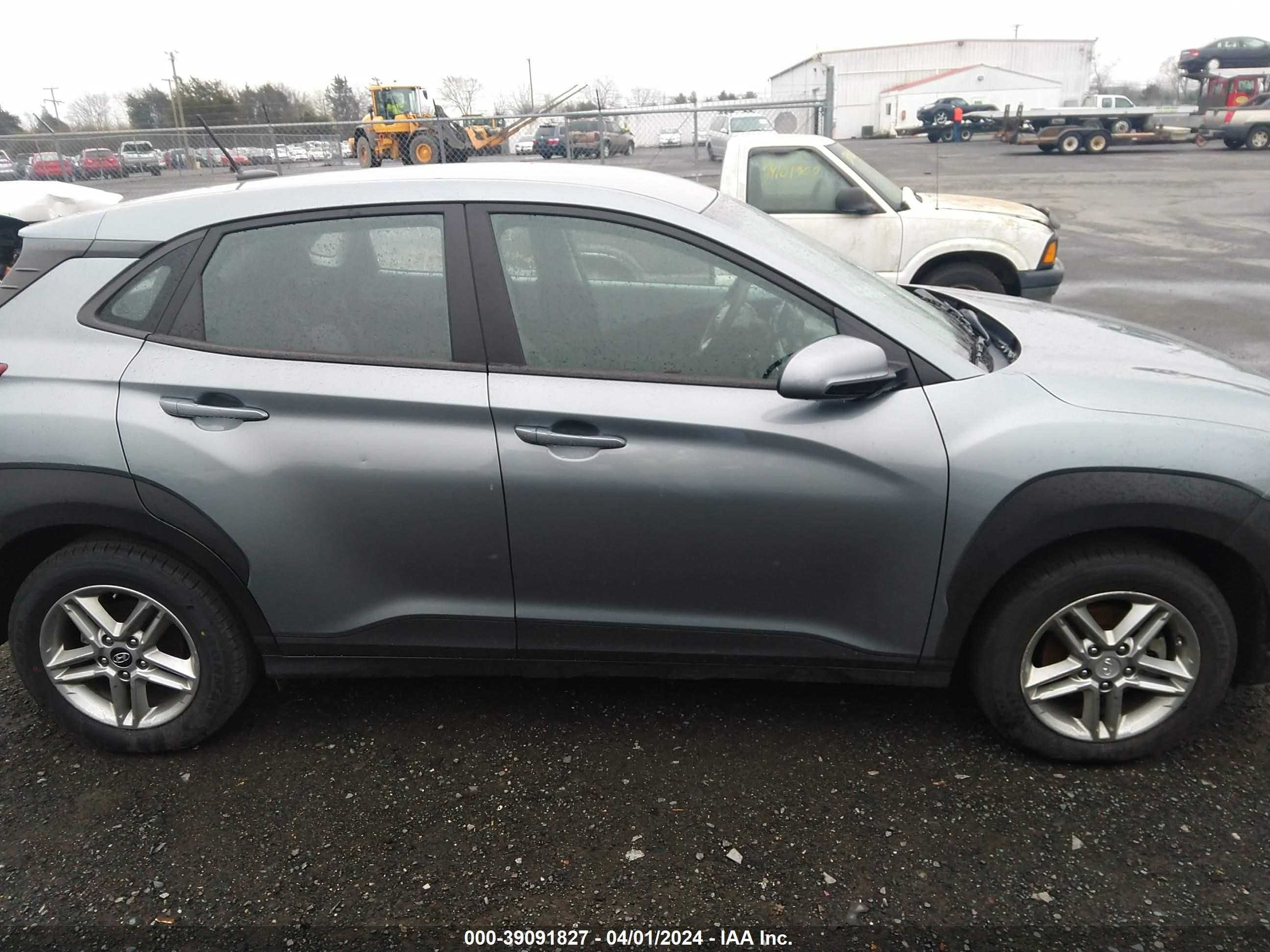 Photo 12 VIN: KM8K12AA1LU438396 - HYUNDAI KONA 