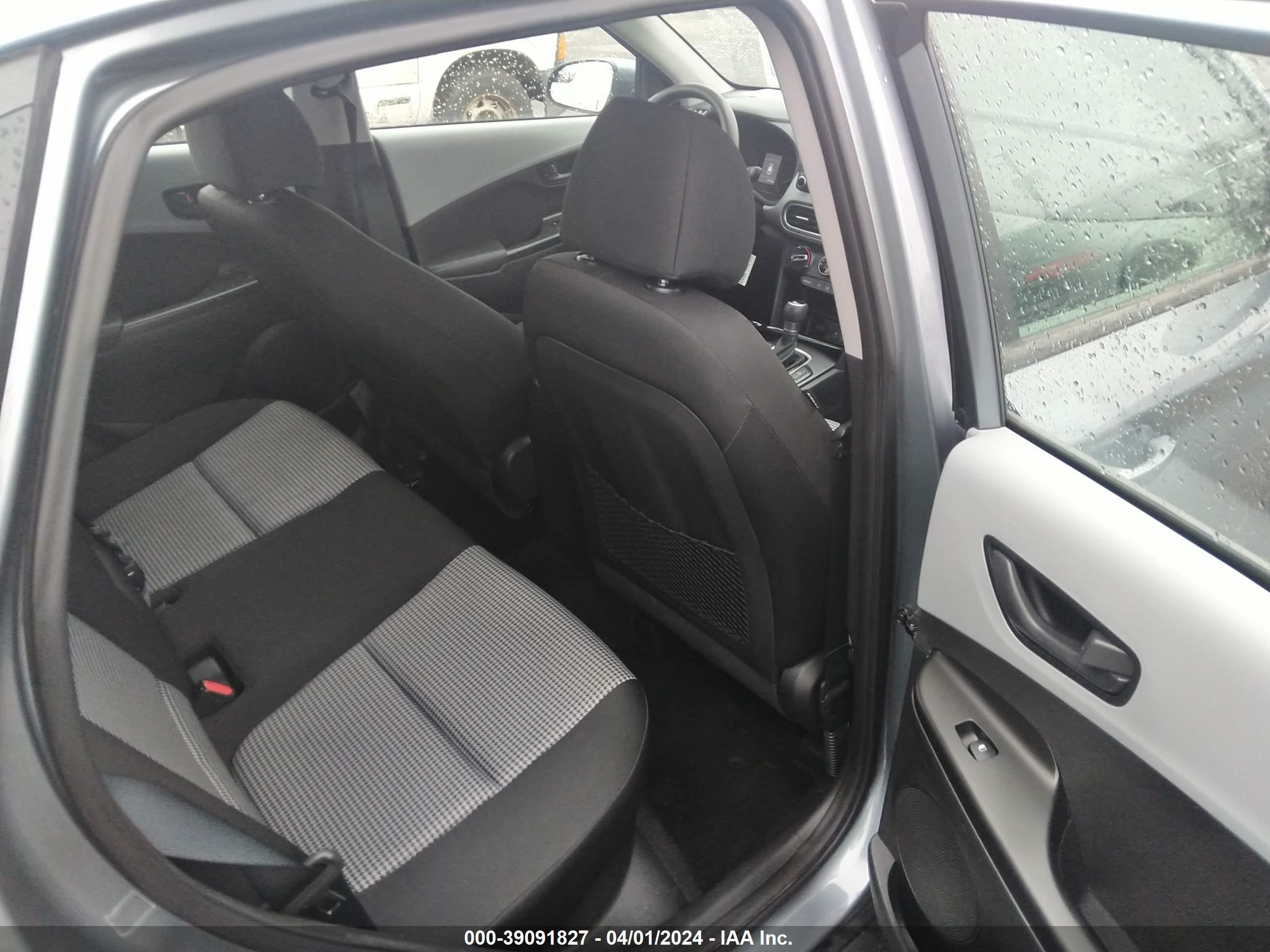 Photo 7 VIN: KM8K12AA1LU438396 - HYUNDAI KONA 