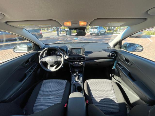 Photo 8 VIN: KM8K12AA1MU666657 - HYUNDAI KONA SE 