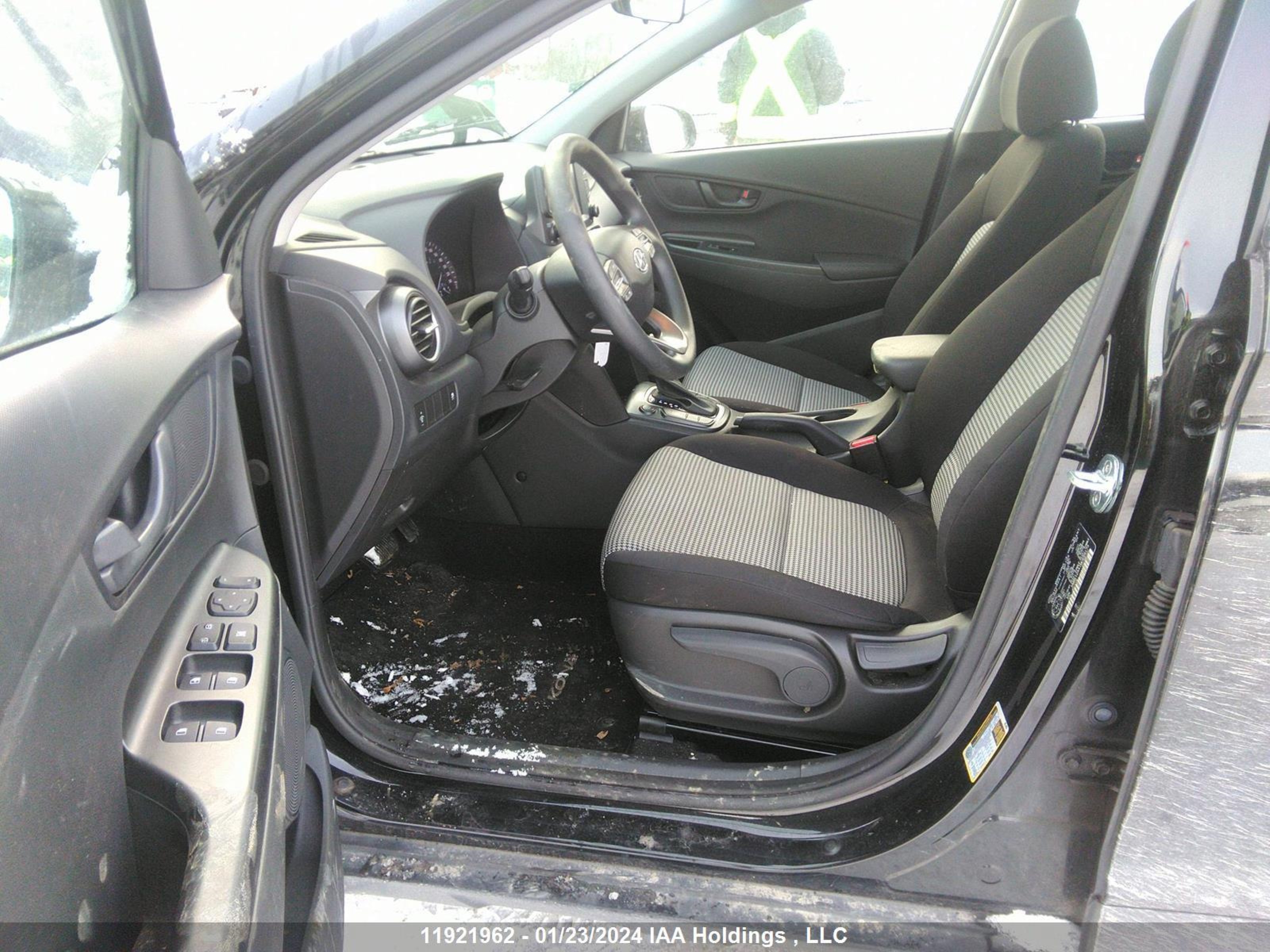 Photo 4 VIN: KM8K12AA1MU699173 - HYUNDAI KONA 