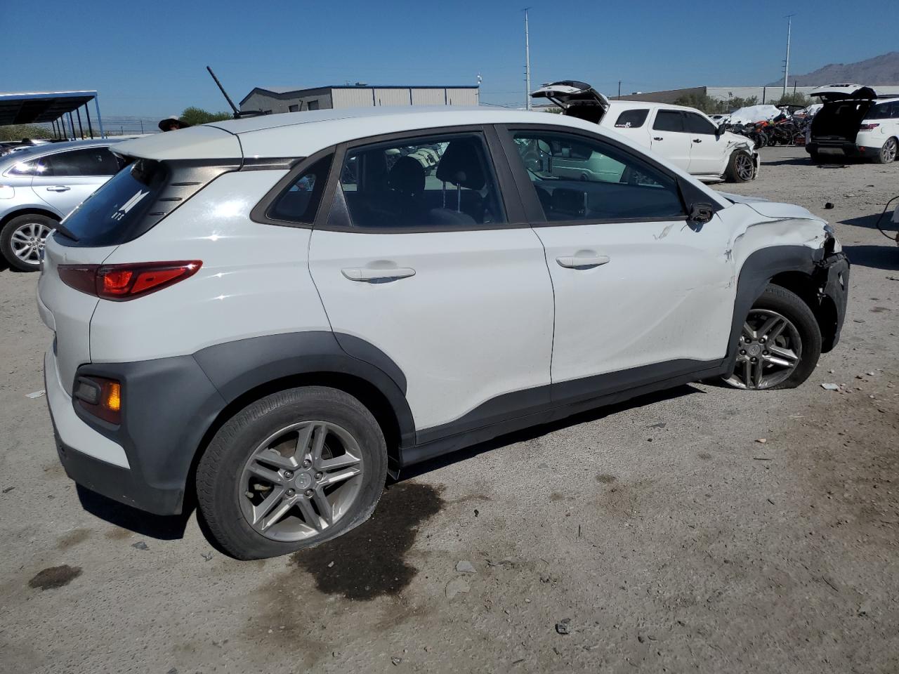 Photo 2 VIN: KM8K12AA2JU109512 - HYUNDAI KONA 