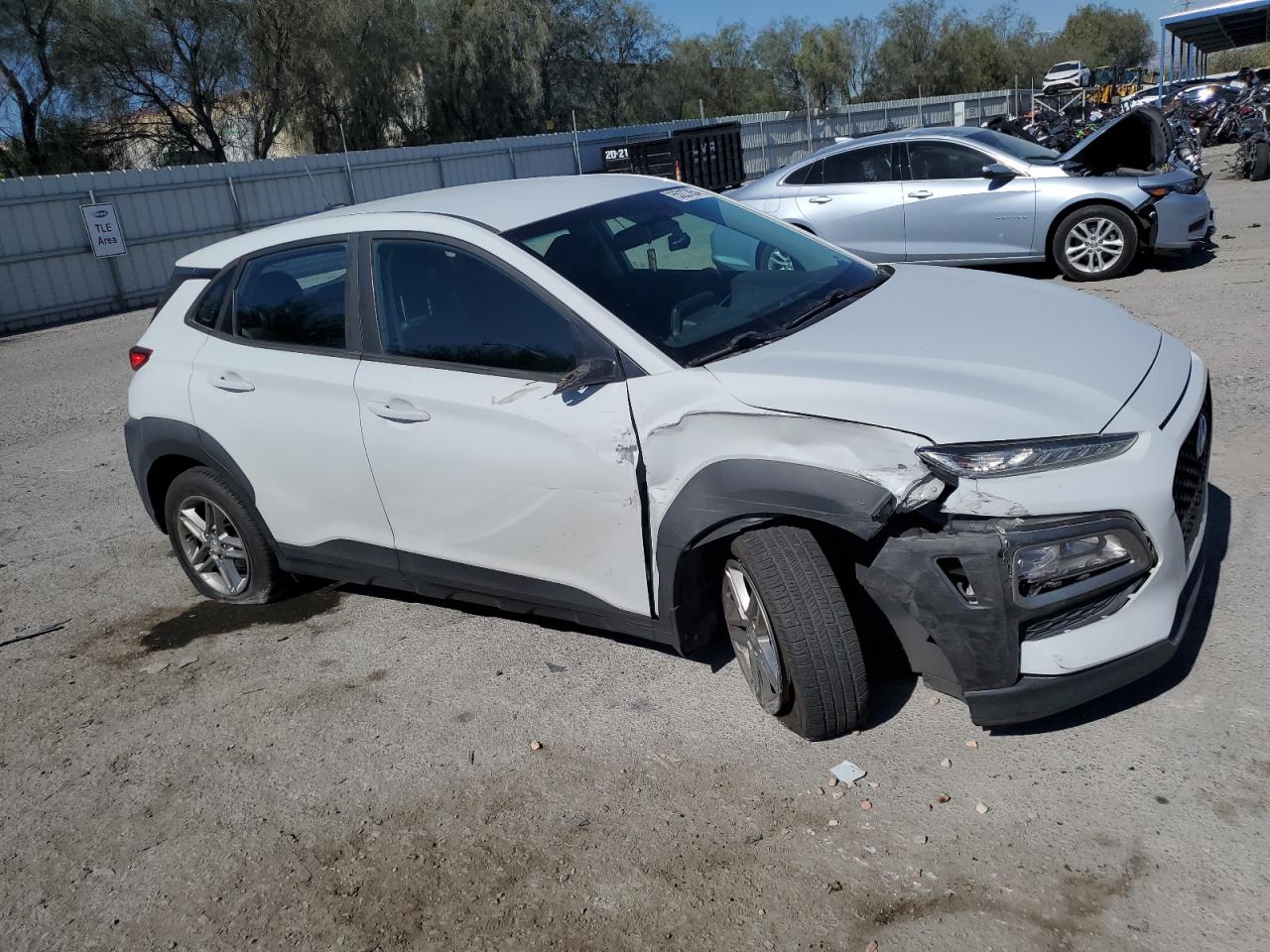 Photo 3 VIN: KM8K12AA2JU109512 - HYUNDAI KONA 