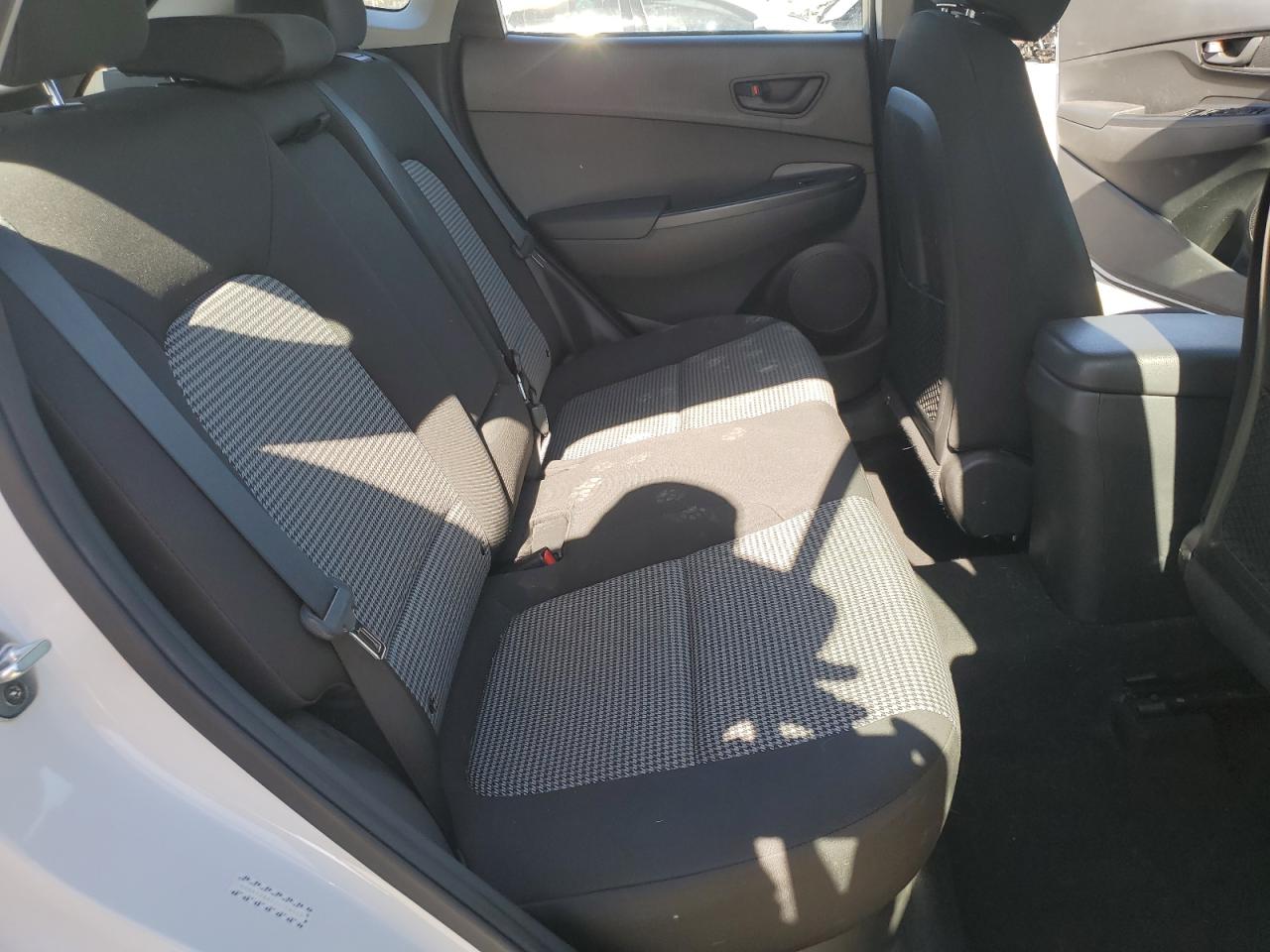 Photo 9 VIN: KM8K12AA2JU109512 - HYUNDAI KONA 