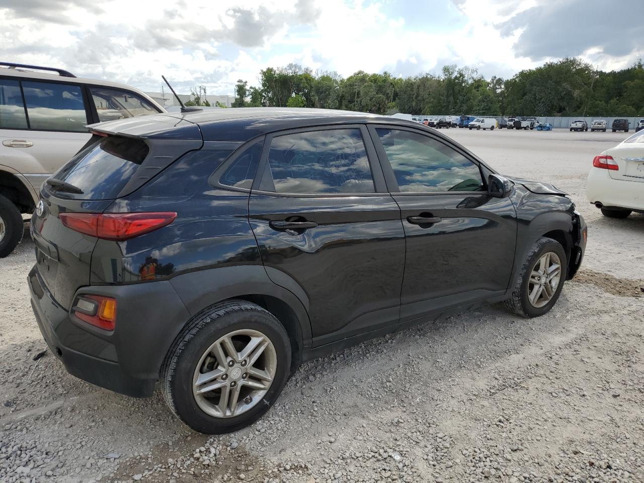 Photo 2 VIN: KM8K12AA4MU641431 - HYUNDAI KONA 