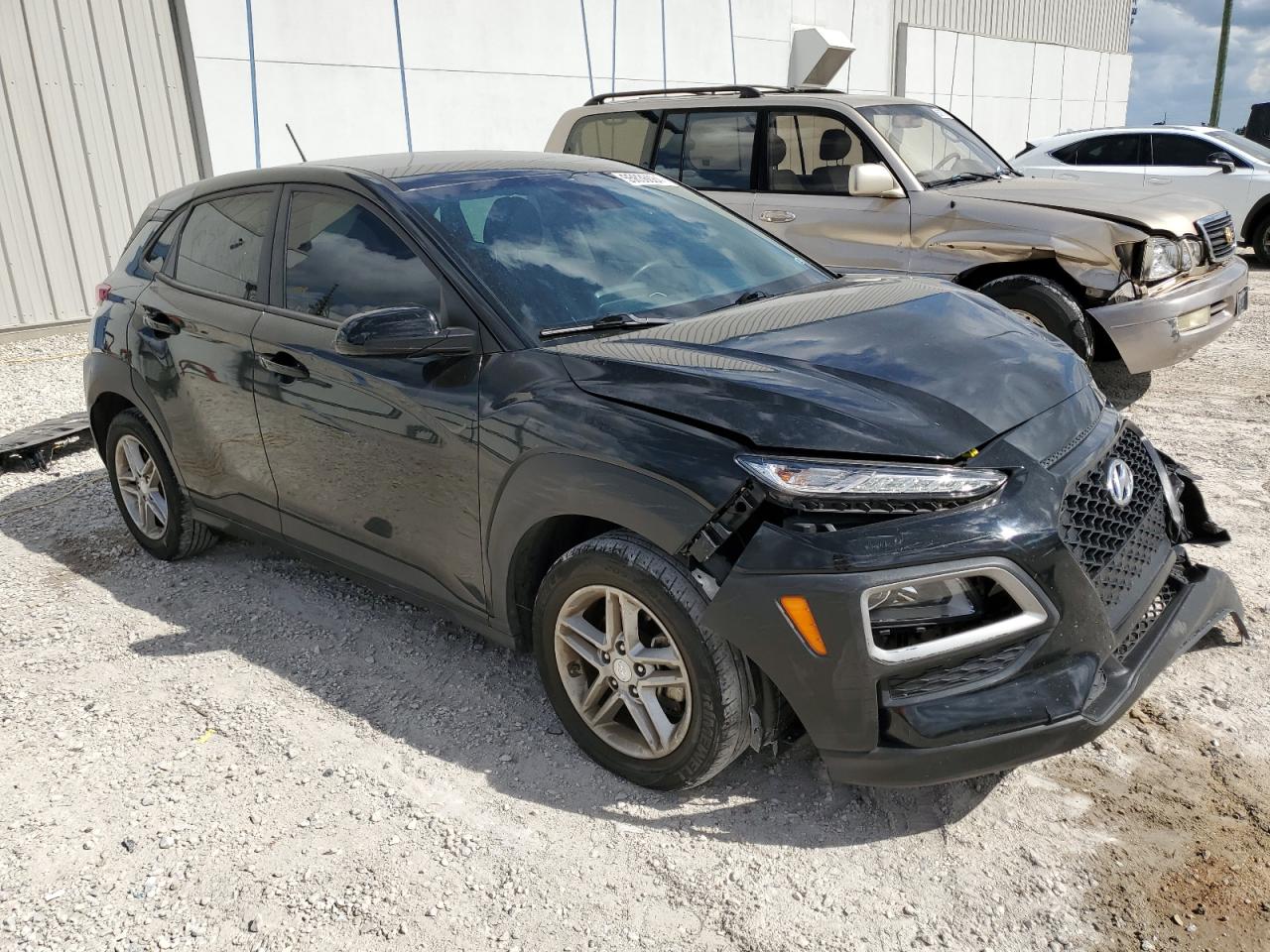 Photo 3 VIN: KM8K12AA4MU641431 - HYUNDAI KONA 