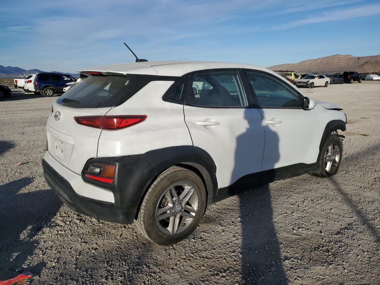 Photo 2 VIN: KM8K12AA5KU237809 - HYUNDAI KONA 