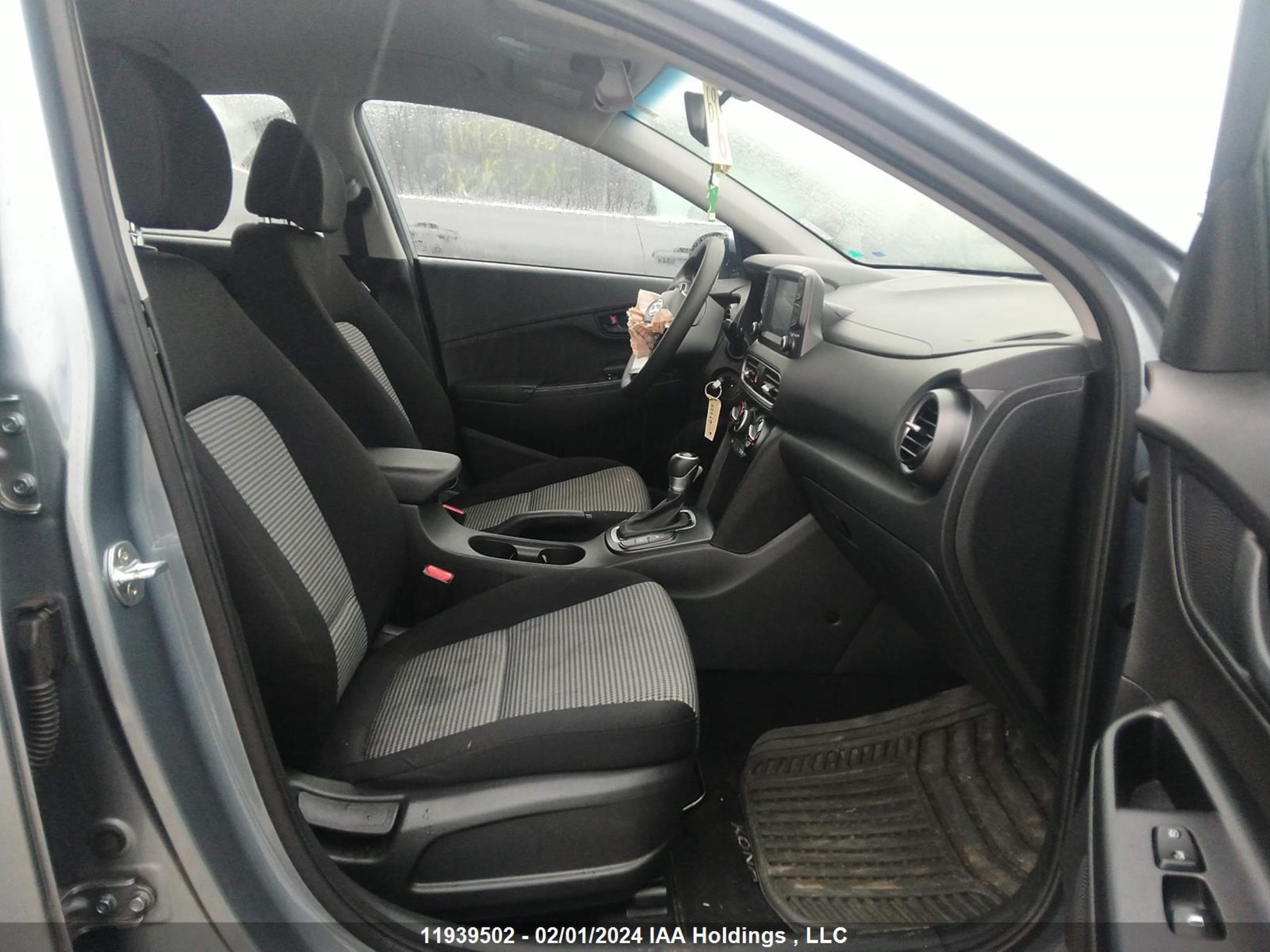 Photo 4 VIN: KM8K12AA6KU214832 - HYUNDAI KONA 