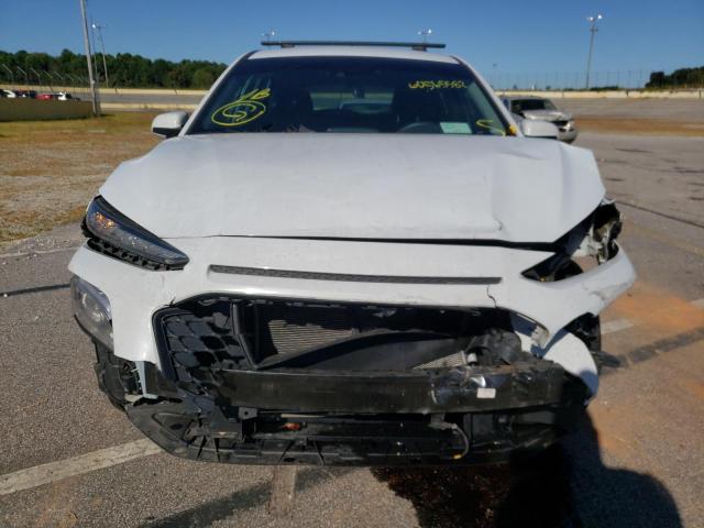 Photo 8 VIN: KM8K12AA7KU256605 - HYUNDAI KONA SE 