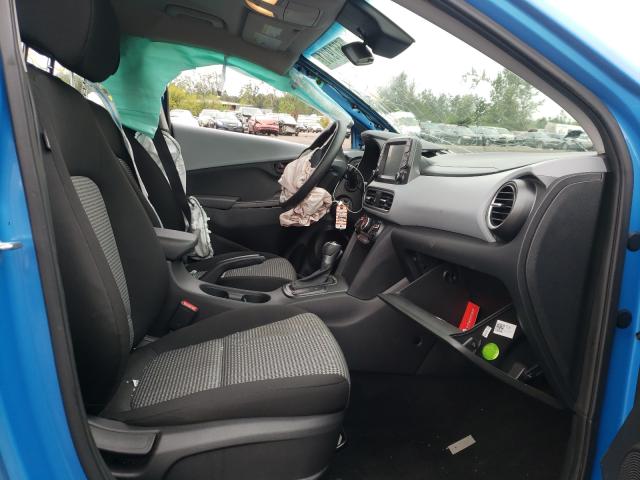 Photo 4 VIN: KM8K12AA7KU268222 - HYUNDAI KONA SE 