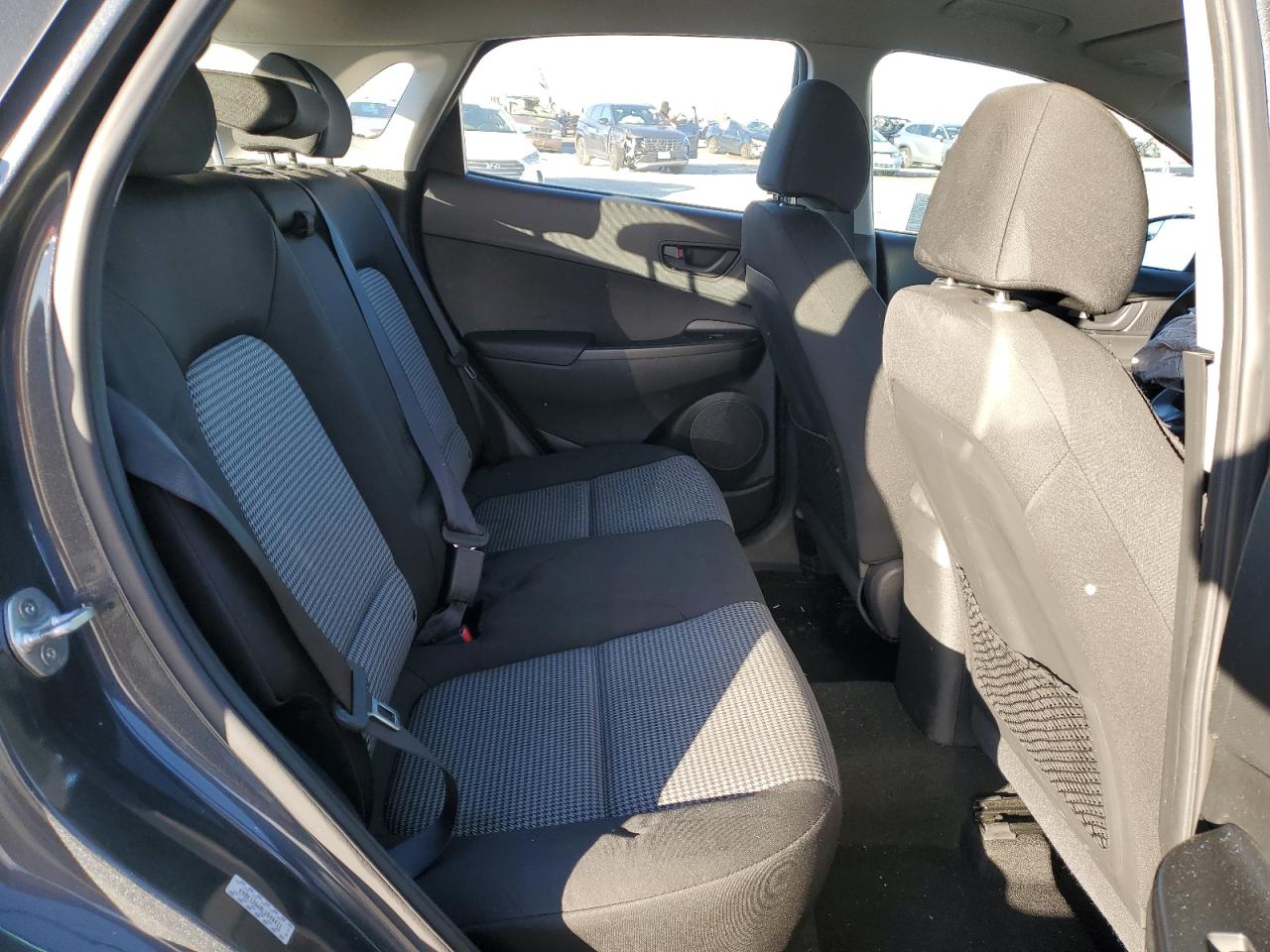 Photo 9 VIN: KM8K12AA8LU544411 - HYUNDAI KONA 