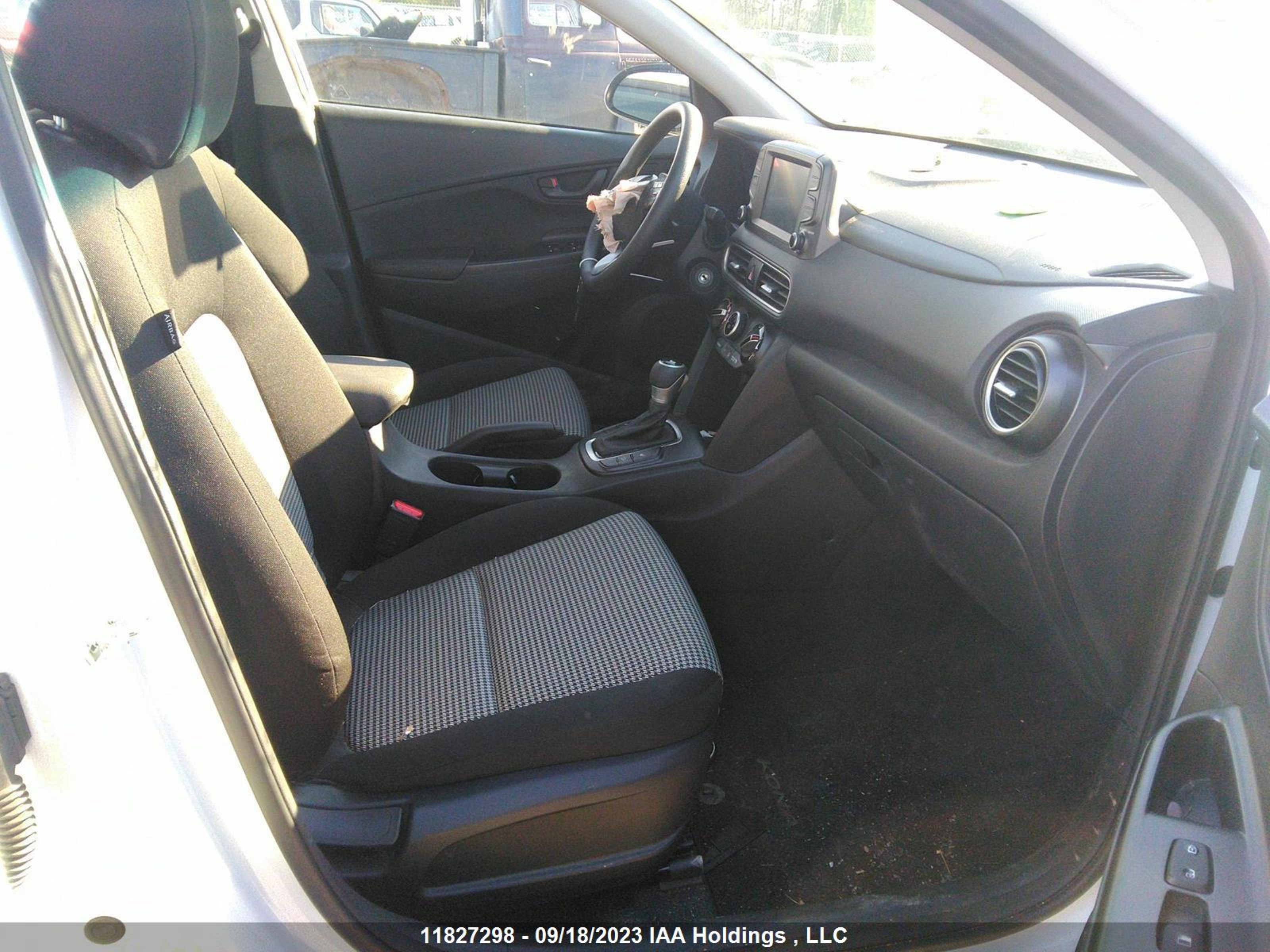 Photo 4 VIN: KM8K12AA8MU621179 - HYUNDAI KONA 