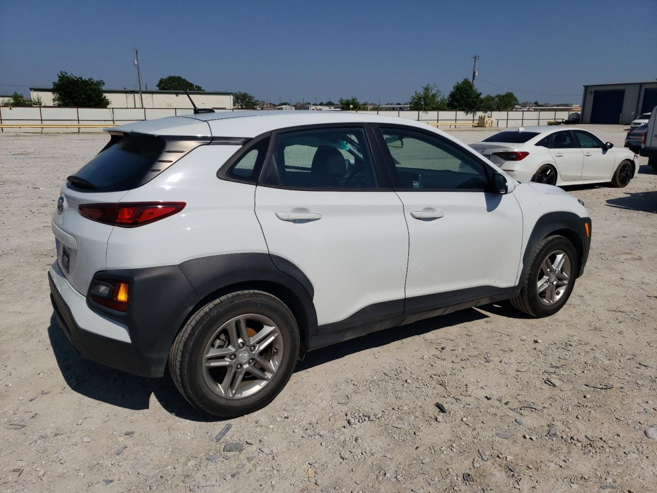 Photo 2 VIN: KM8K12AA9JU104629 - HYUNDAI KONA 