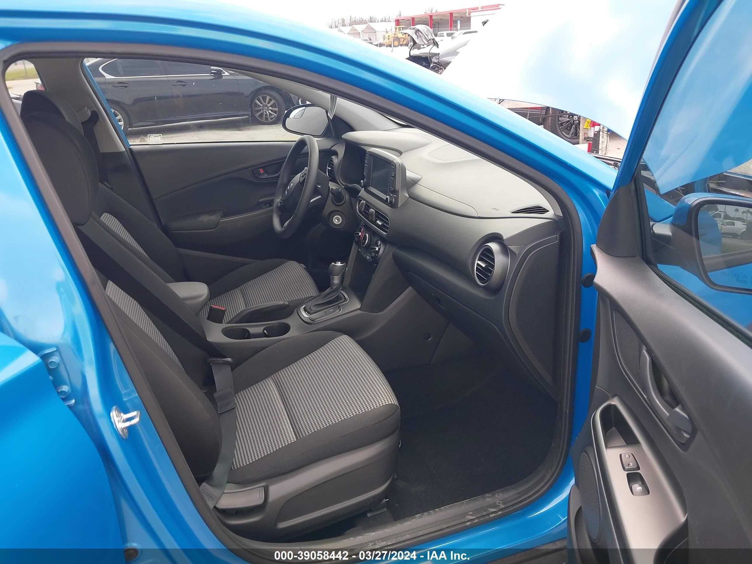 Photo 4 VIN: KM8K12AA9LU424584 - HYUNDAI KONA 