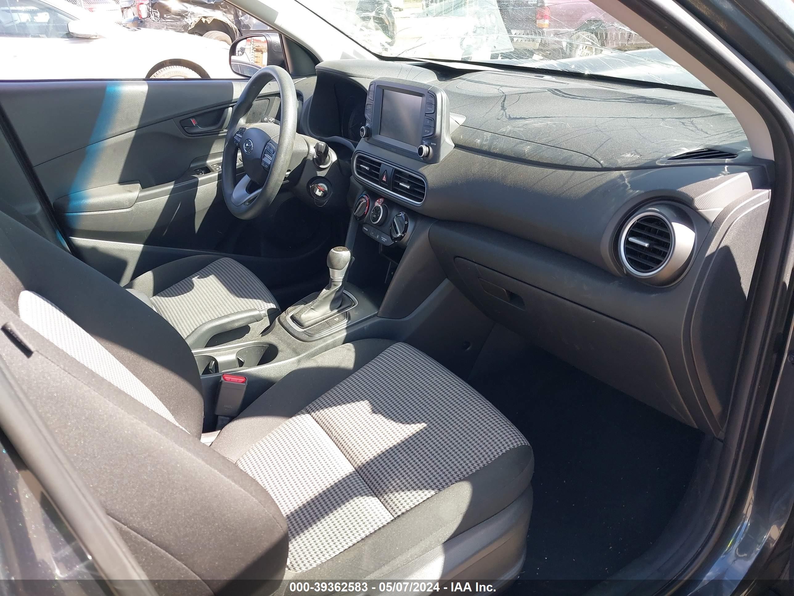 Photo 4 VIN: KM8K12AA9MU663778 - HYUNDAI KONA 