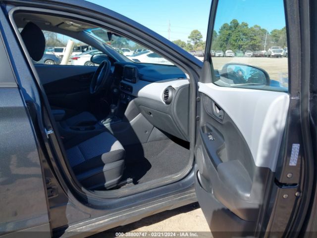 Photo 4 VIN: KM8K12AA9MU667779 - HYUNDAI KONA 