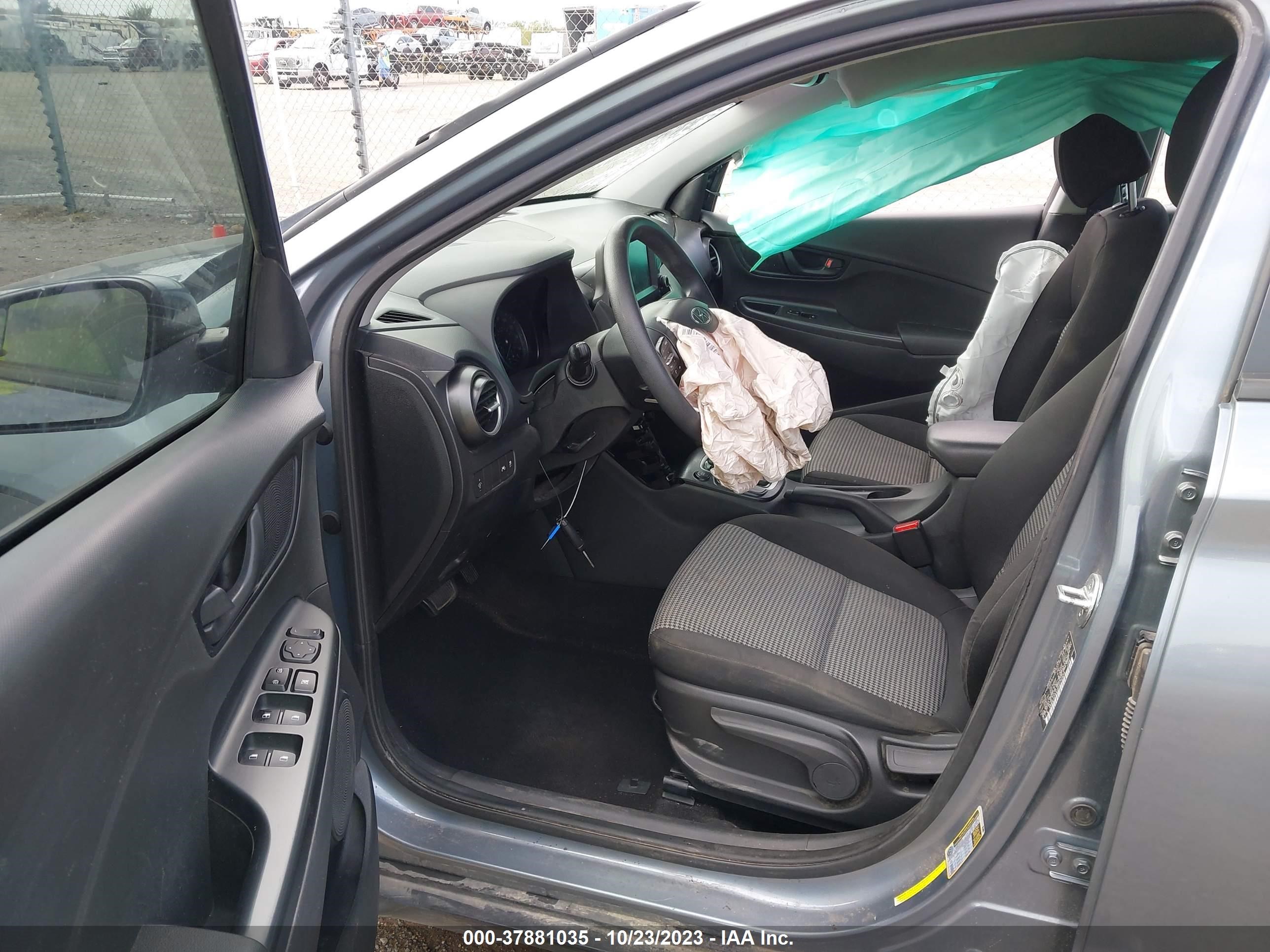 Photo 4 VIN: KM8K12AAXKU275908 - HYUNDAI KONA 