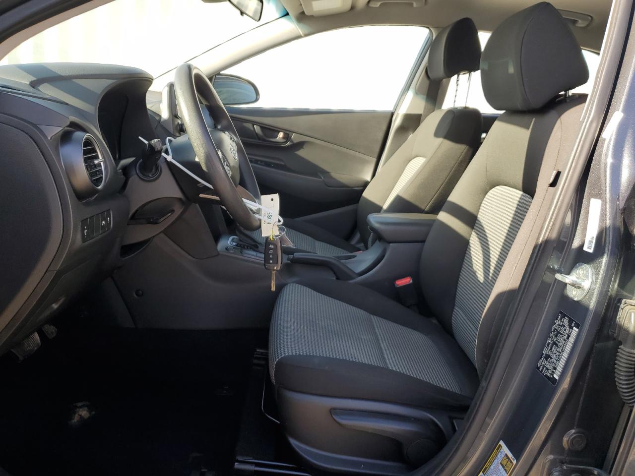 Photo 6 VIN: KM8K12AAXLU445492 - HYUNDAI KONA 