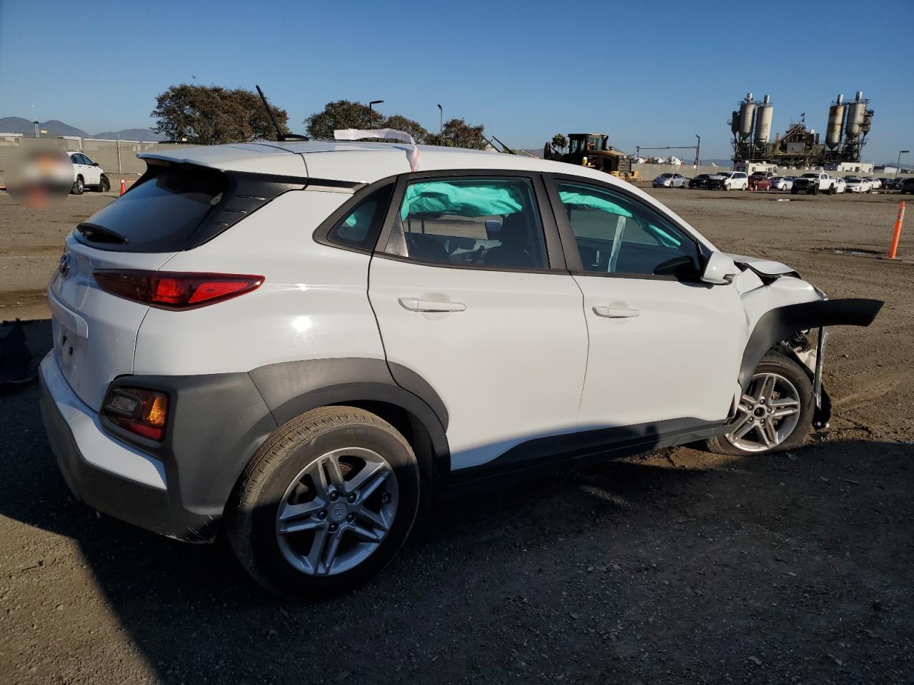 Photo 2 VIN: KM8K12AAXLU466486 - HYUNDAI KONA 