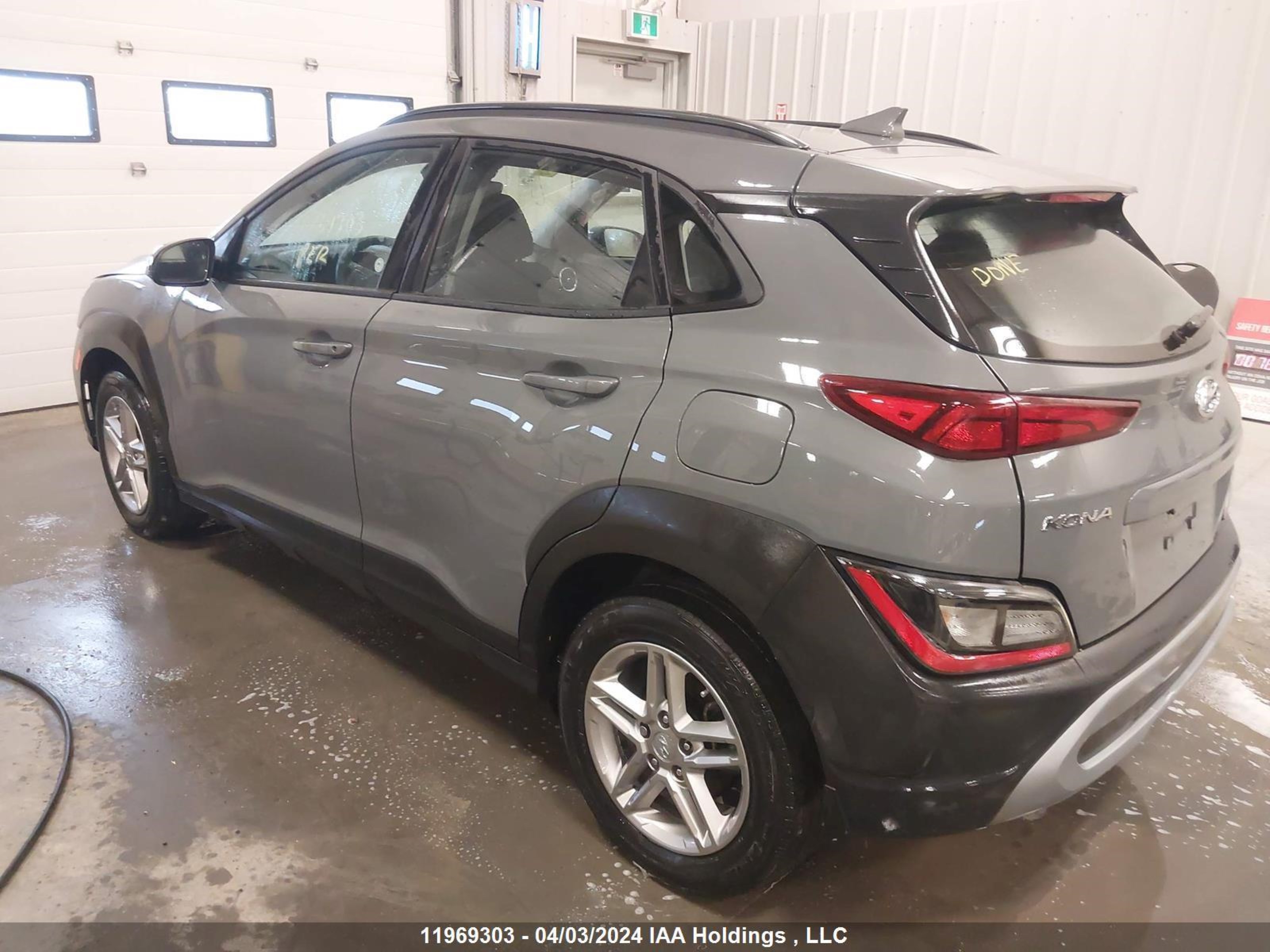 Photo 2 VIN: KM8K12AB5NU896437 - HYUNDAI KONA 