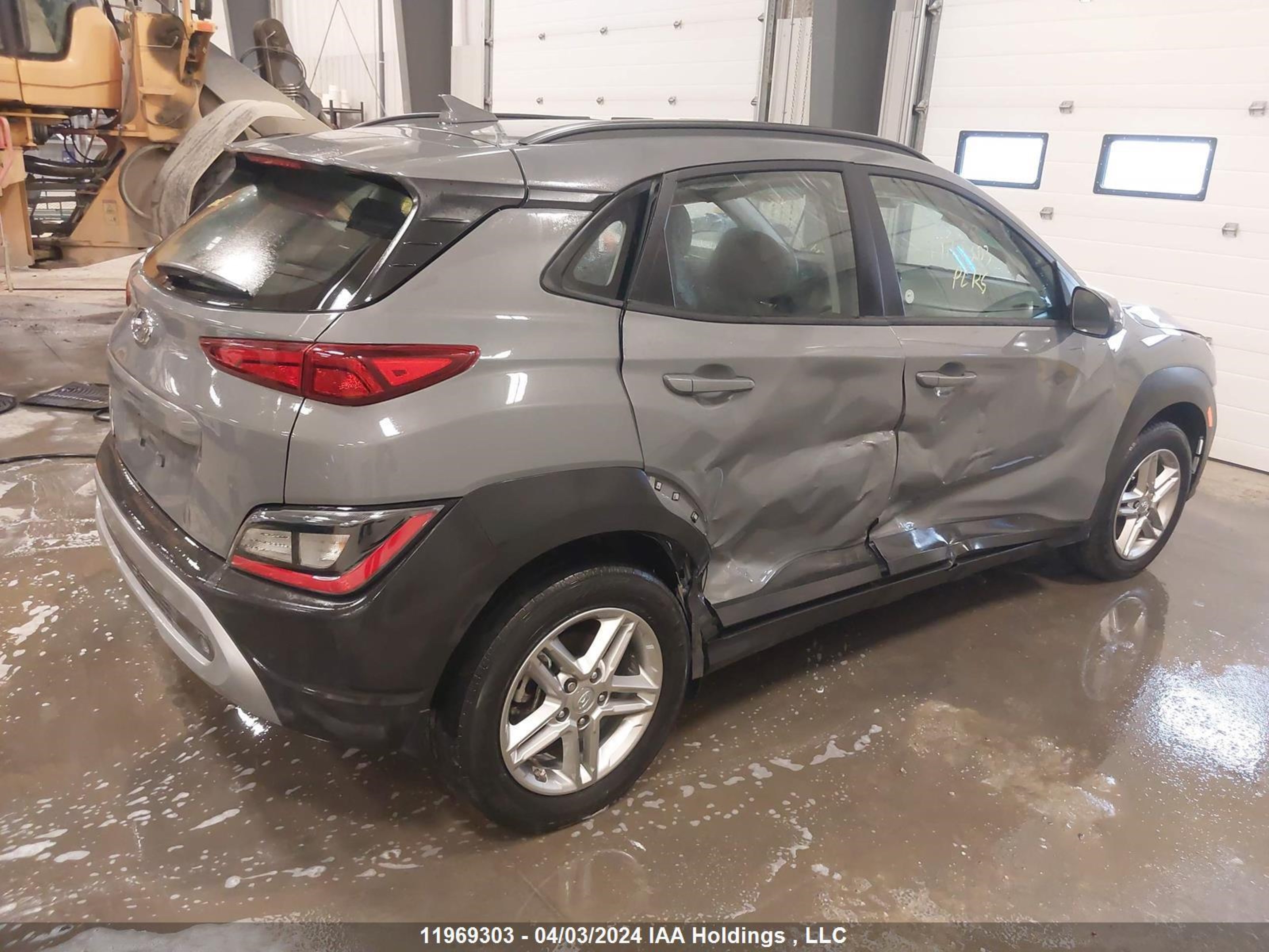 Photo 3 VIN: KM8K12AB5NU896437 - HYUNDAI KONA 