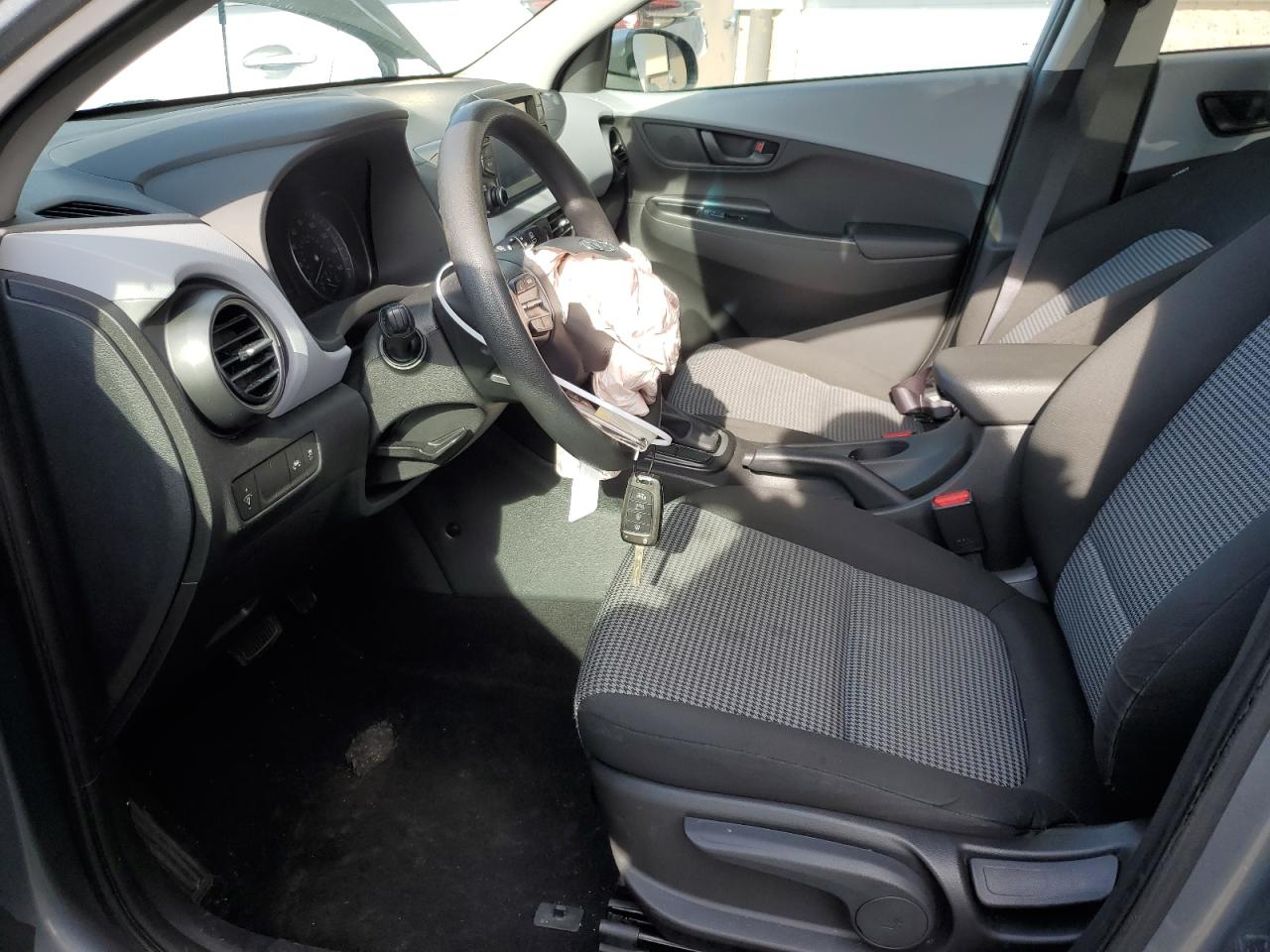 Photo 6 VIN: KM8K1CAA2LU469355 - HYUNDAI KONA 