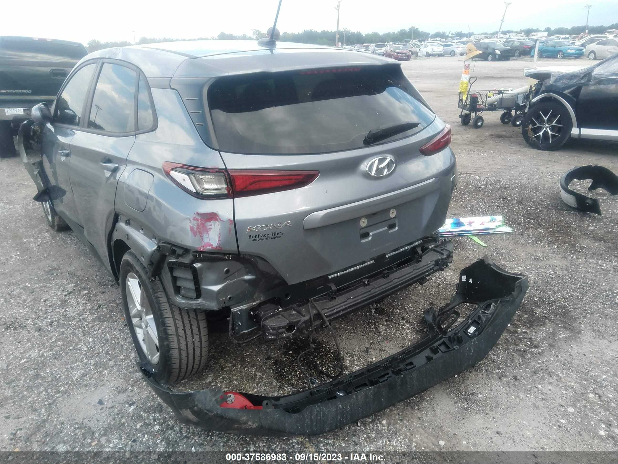 Photo 11 VIN: KM8K1CAA7JU100732 - HYUNDAI KONA 