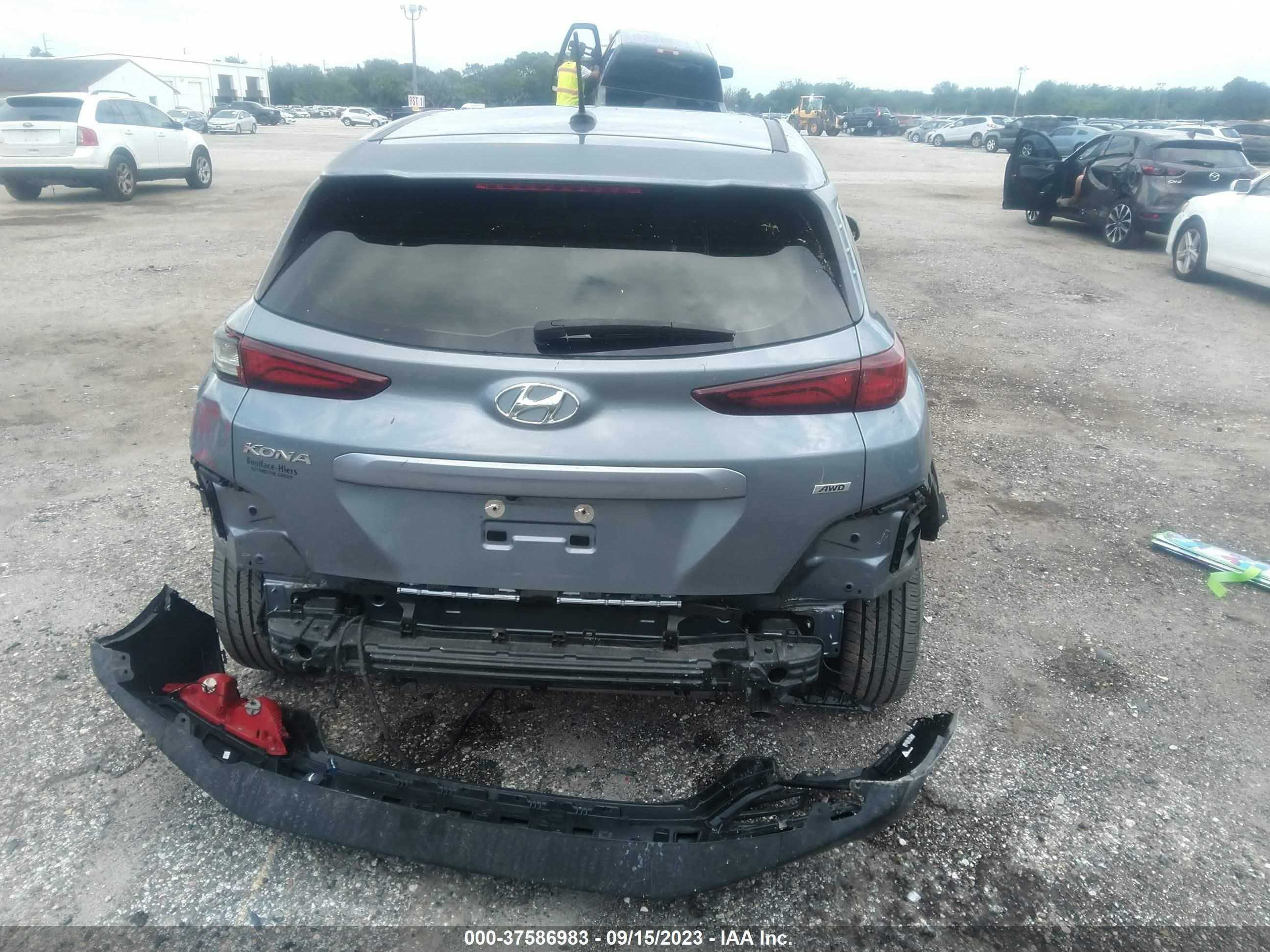 Photo 16 VIN: KM8K1CAA7JU100732 - HYUNDAI KONA 