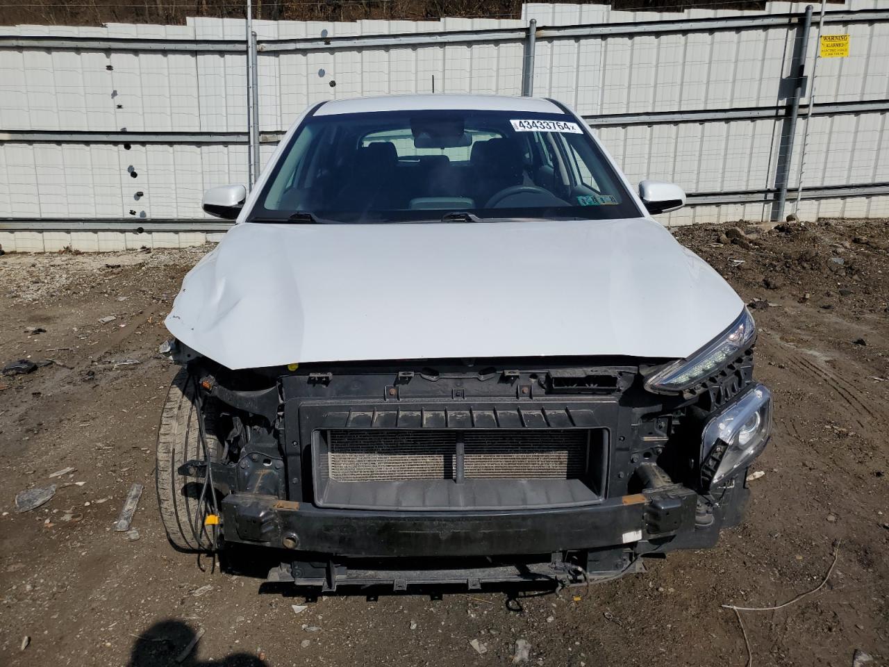 Photo 4 VIN: KM8K1CAA8KU373695 - HYUNDAI KONA 