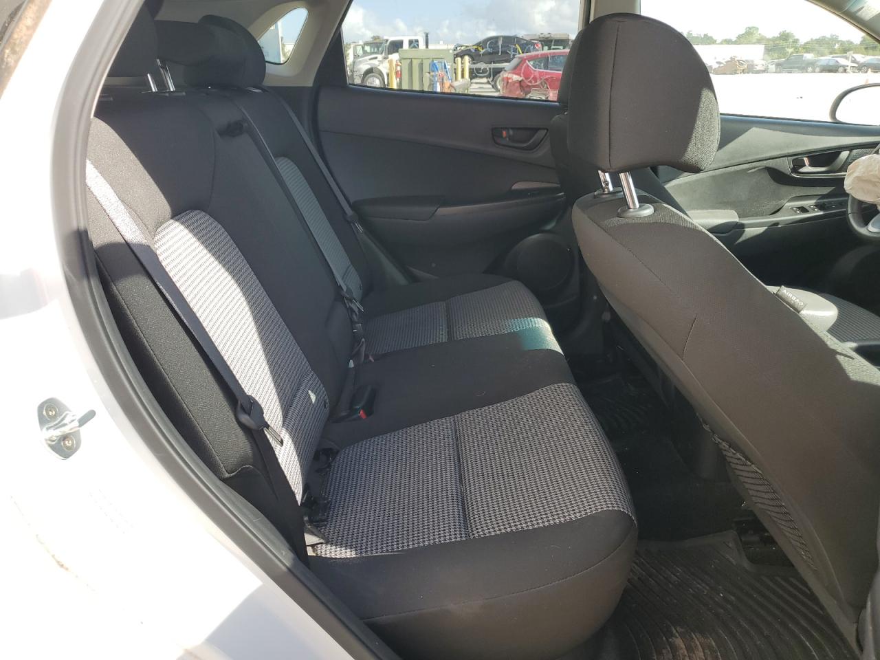 Photo 10 VIN: KM8K22AA0JU122272 - HYUNDAI KONA 