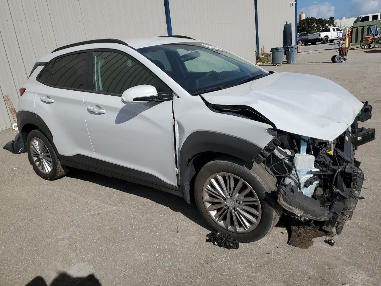 Photo 3 VIN: KM8K22AA0JU122272 - HYUNDAI KONA 