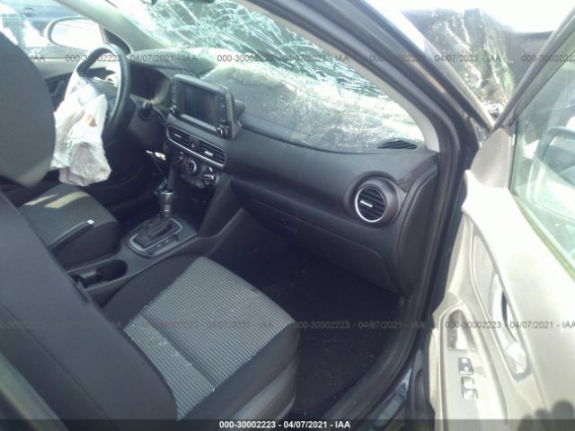 Photo 4 VIN: KM8K22AA0KU389977 - HYUNDAI KONA 