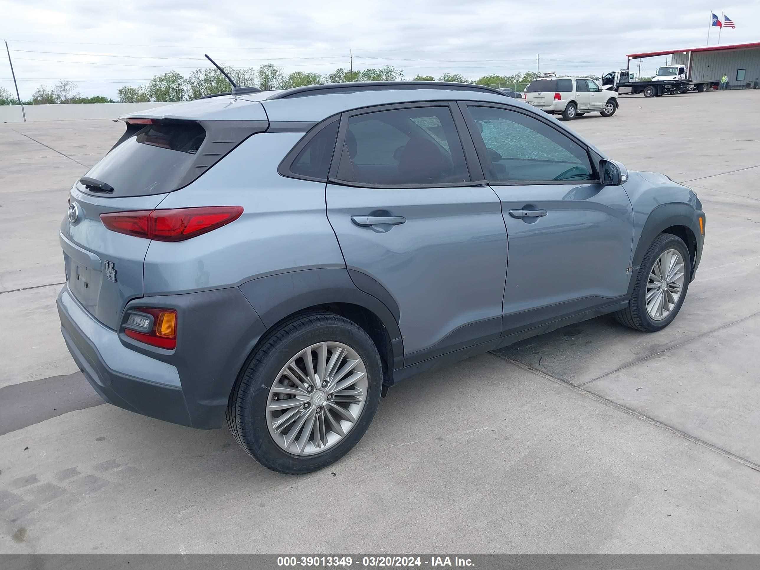 Photo 3 VIN: KM8K22AA1JU081232 - HYUNDAI KONA 