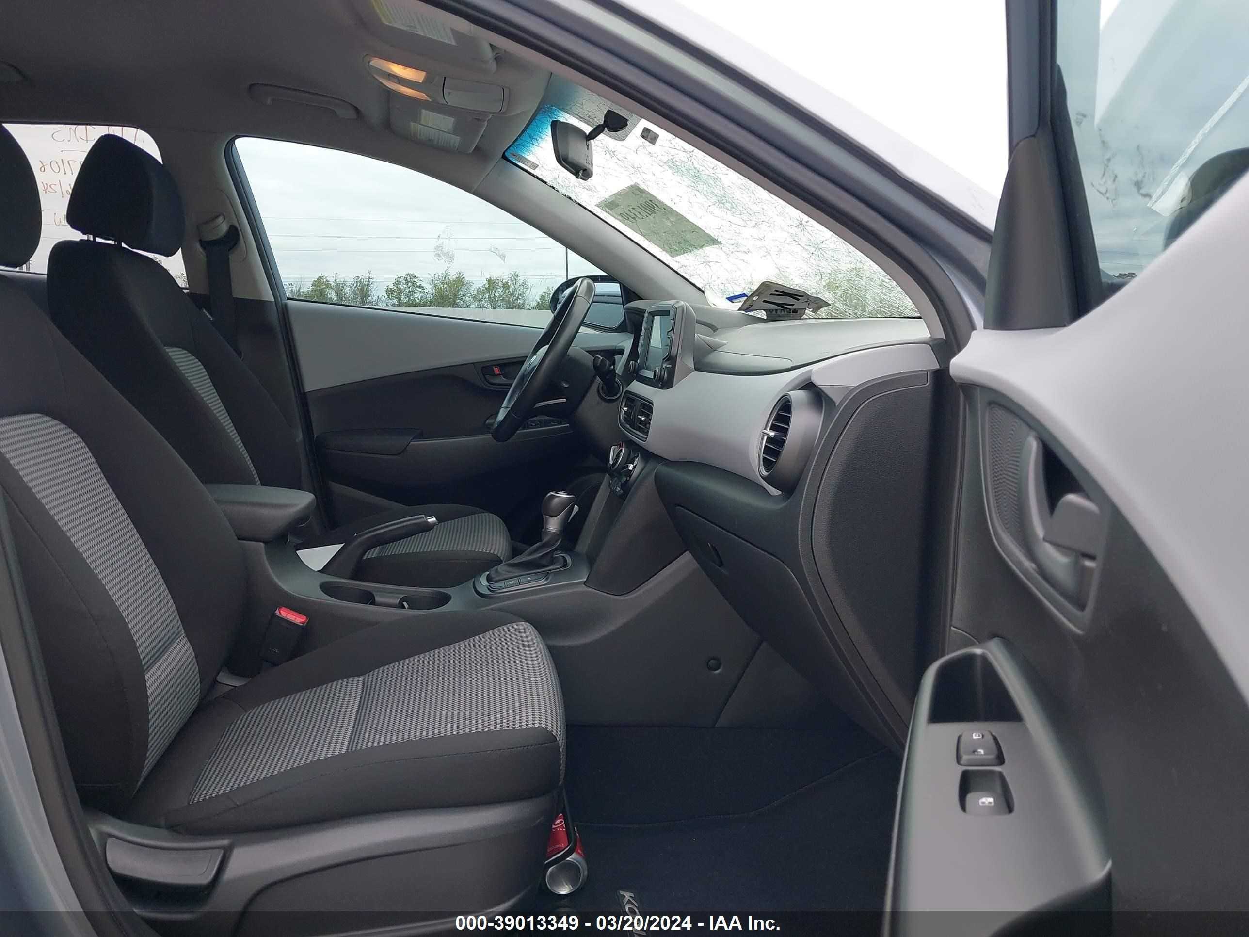 Photo 4 VIN: KM8K22AA1JU081232 - HYUNDAI KONA 