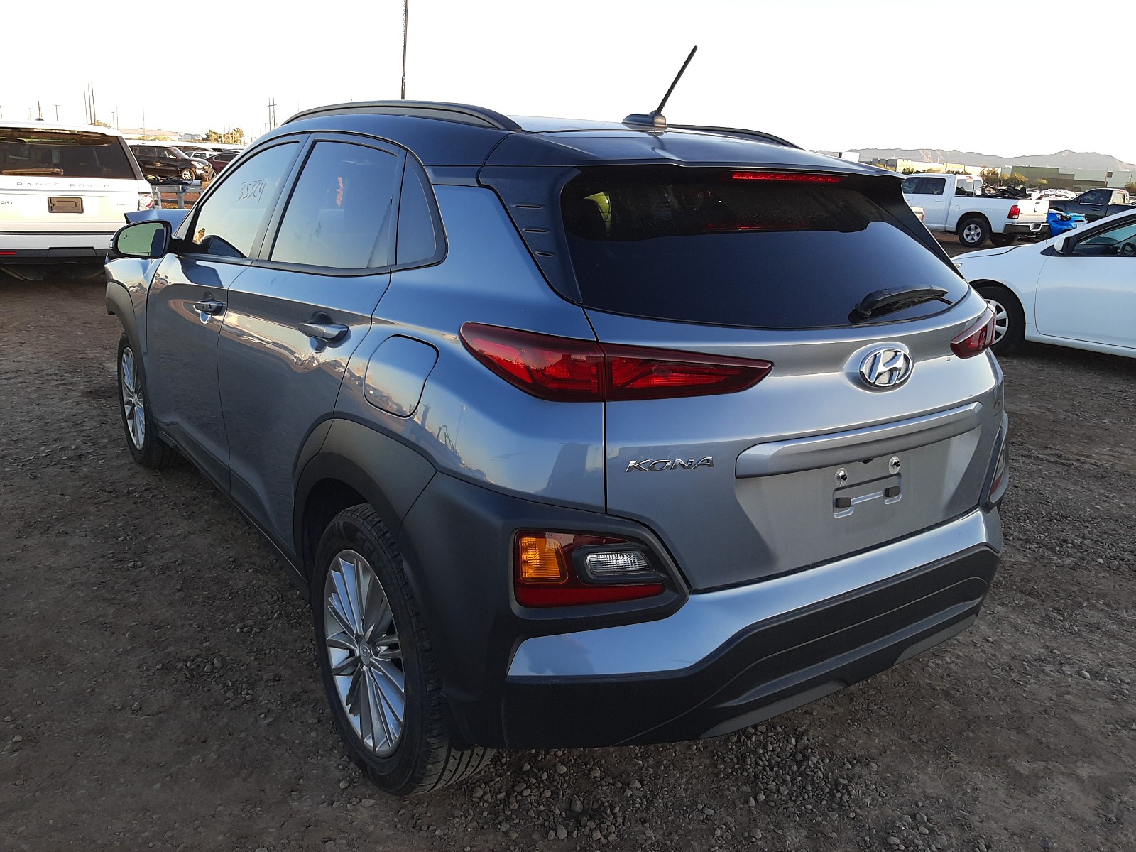 Photo 2 VIN: KM8K22AA2JU103027 - HYUNDAI KONA SEL 