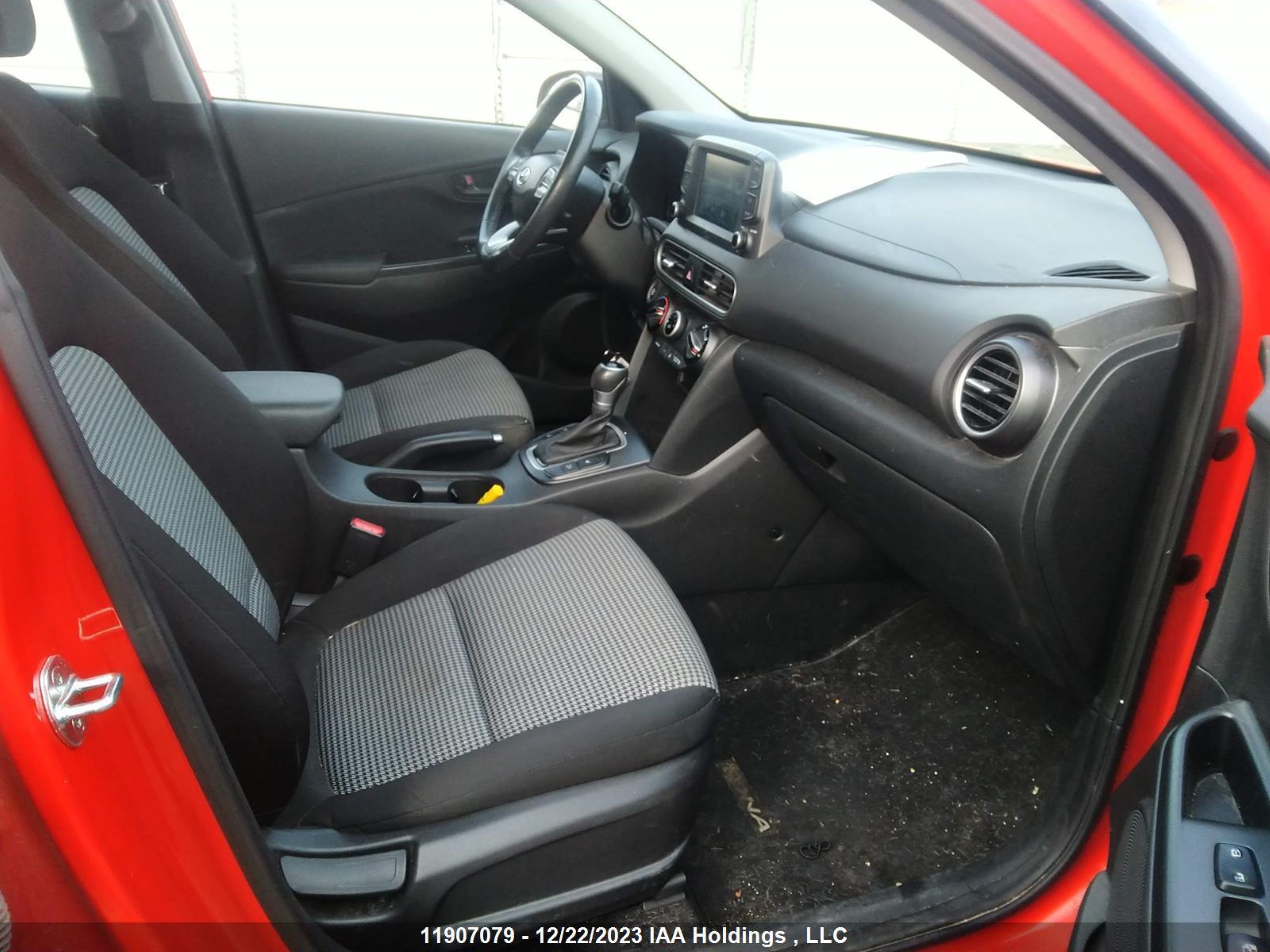 Photo 4 VIN: KM8K22AA5KU304714 - HYUNDAI KONA 