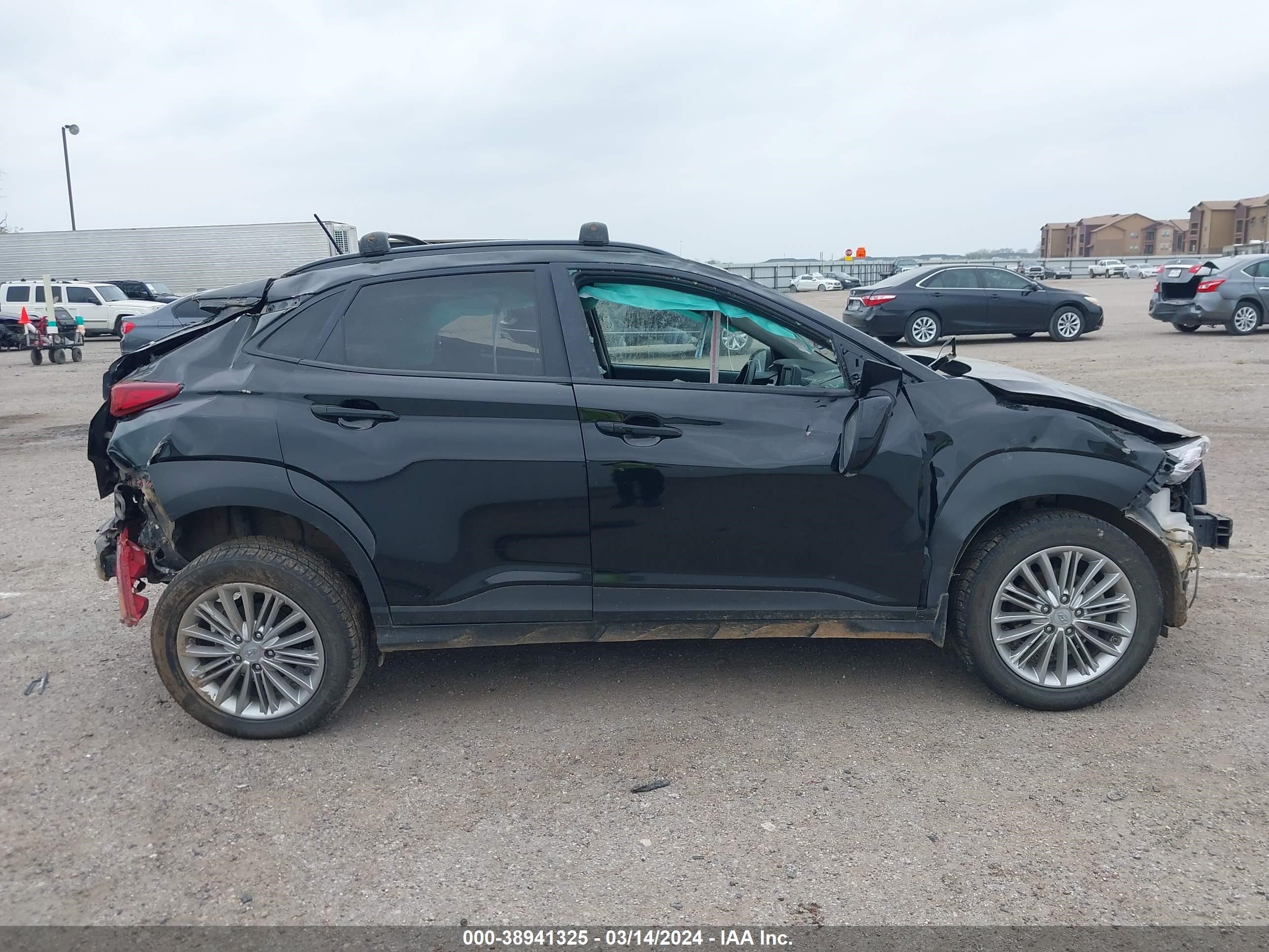 Photo 11 VIN: KM8K22AA8MU669391 - HYUNDAI KONA 