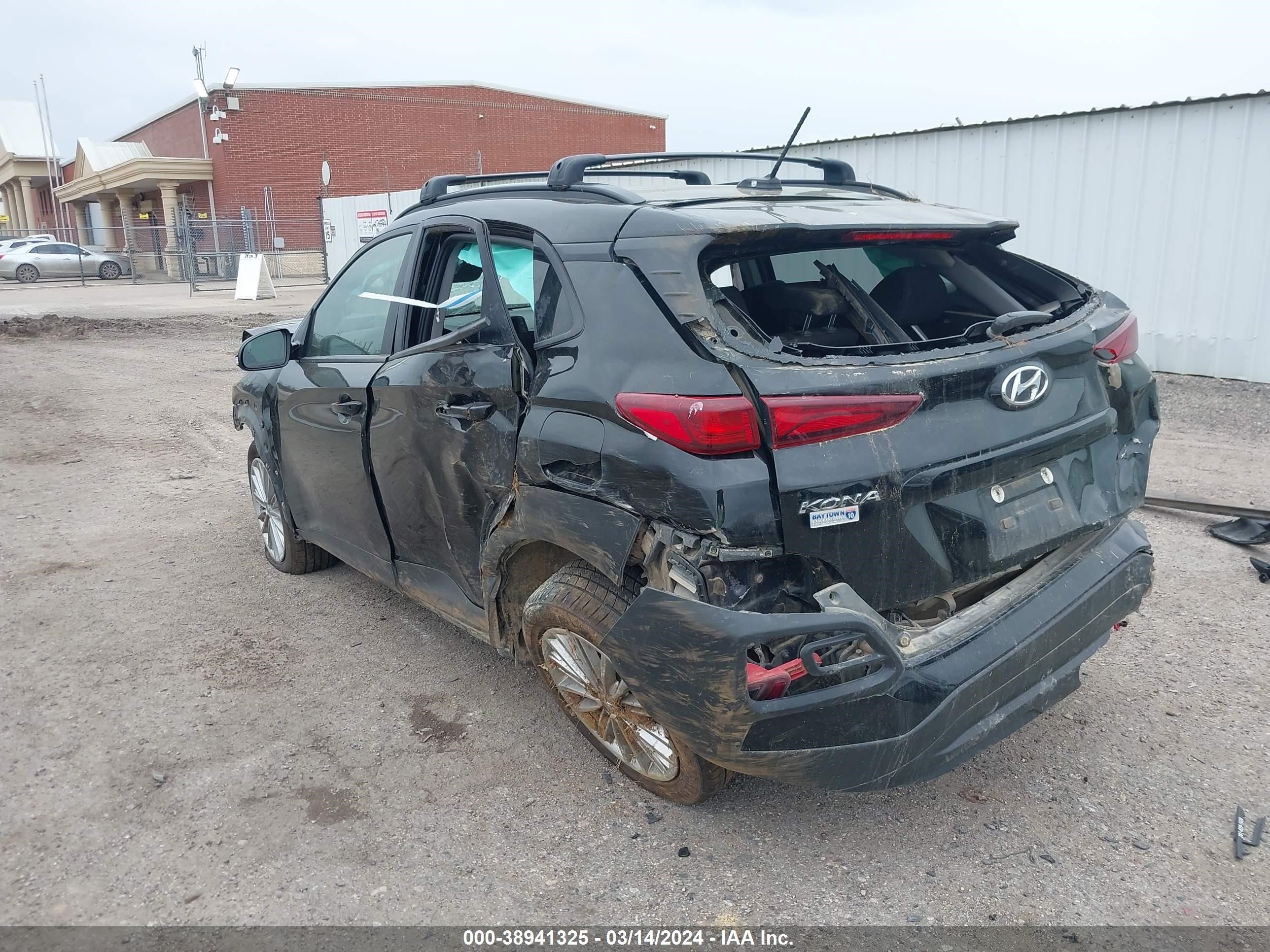 Photo 2 VIN: KM8K22AA8MU669391 - HYUNDAI KONA 