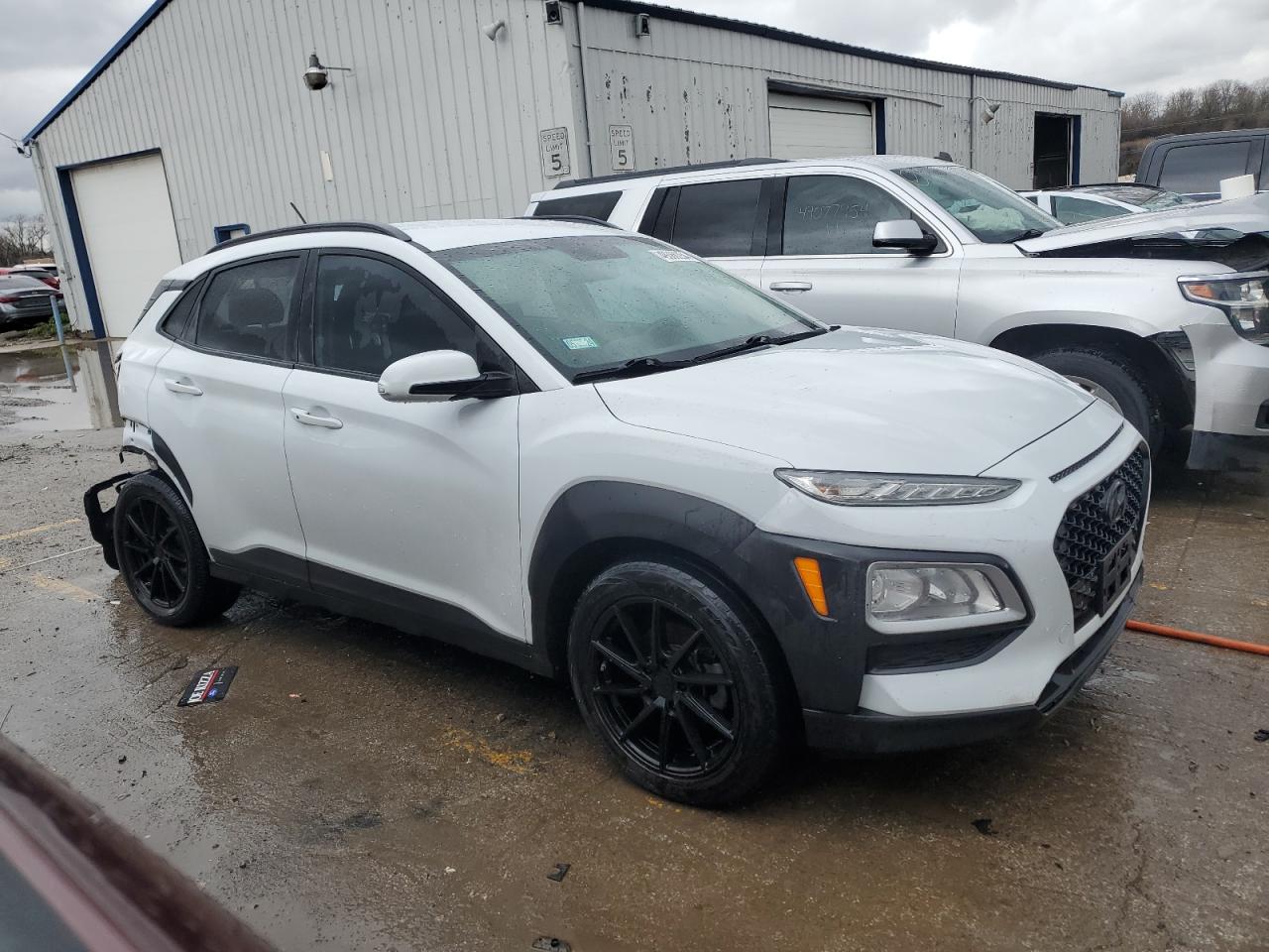 Photo 3 VIN: KM8K22AA9JU087408 - HYUNDAI KONA 